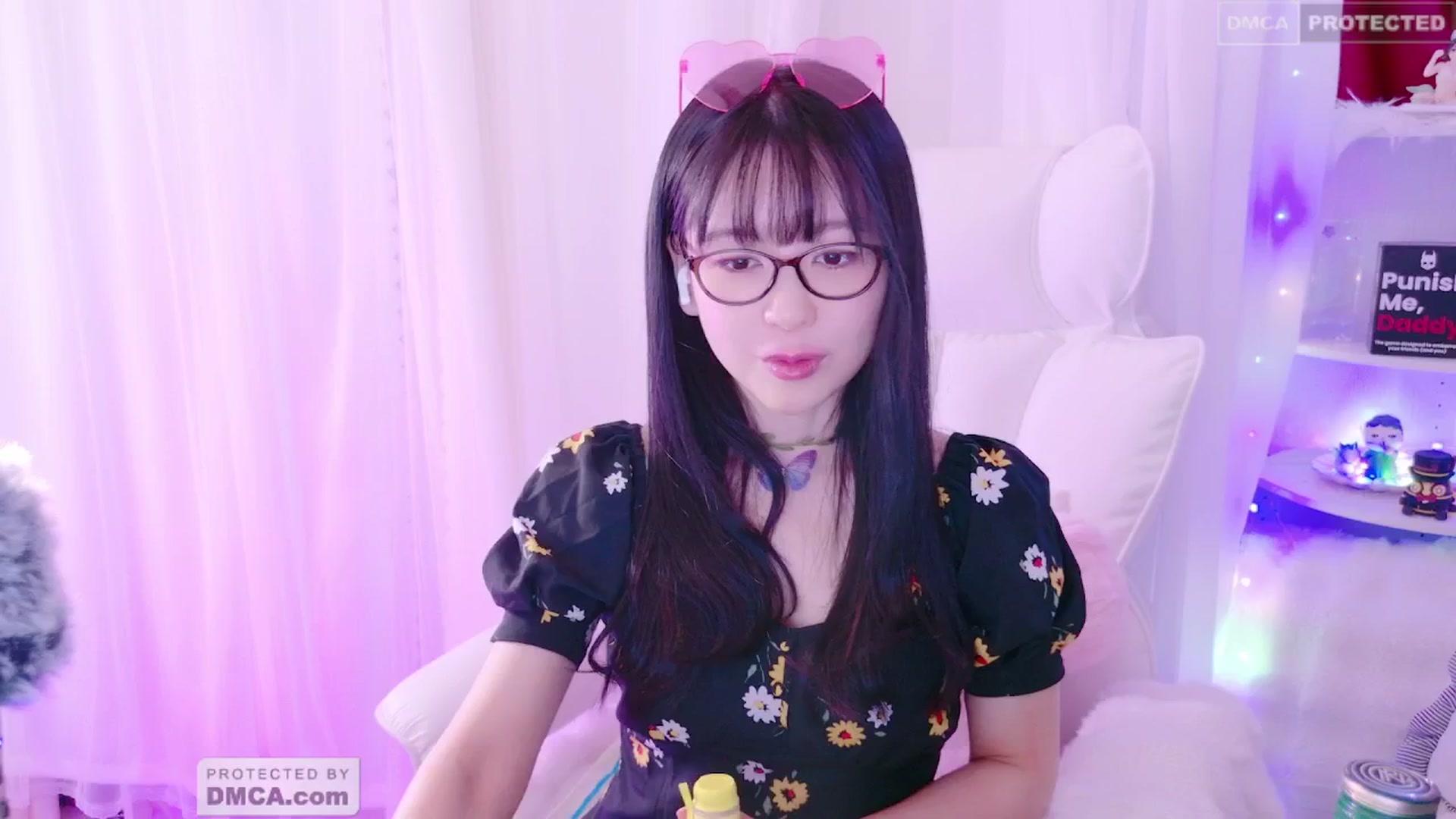 Gallery image thumbnail from meows's myfreecams stream on, 06/15/2024, 05:57 image 12 of 20