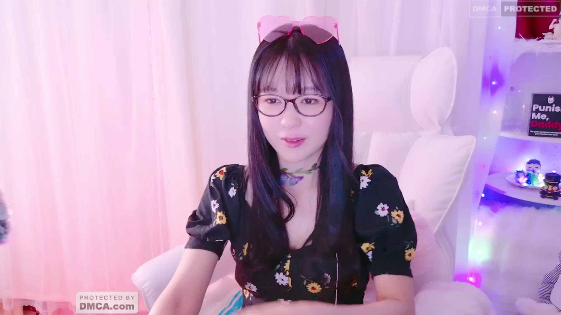 Gallery image thumbnail from meows's myfreecams stream on, 06/15/2024, 05:57 image 17 of 20