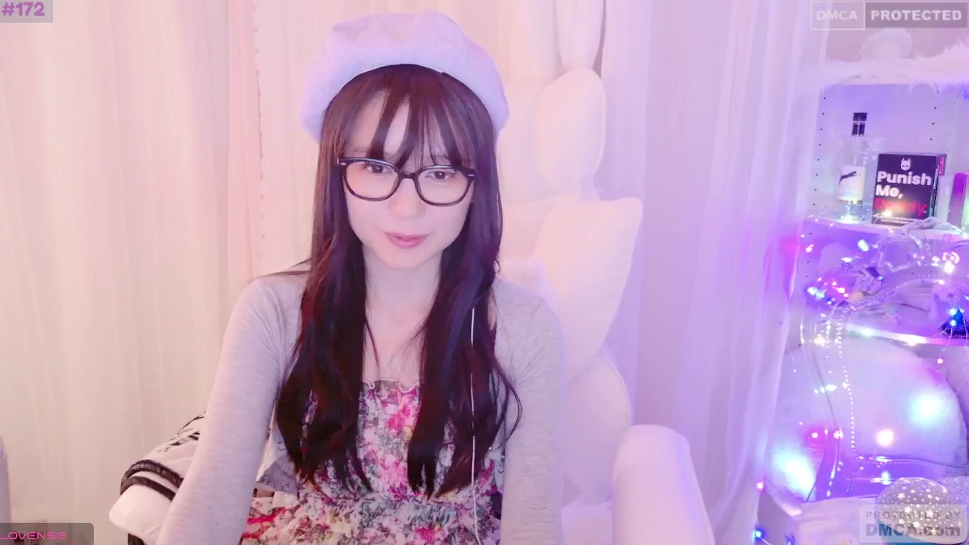 Gallery image thumbnail from meows's myfreecams stream on, 08/04/2024, 07:27 image 6 of 20