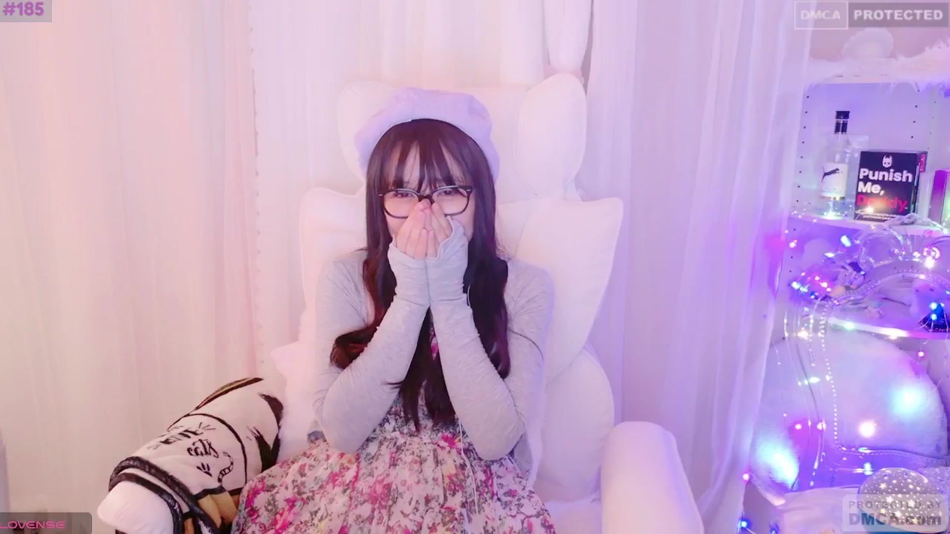 Gallery image thumbnail from meows's myfreecams stream on, 08/04/2024, 07:27 image 4 of 20