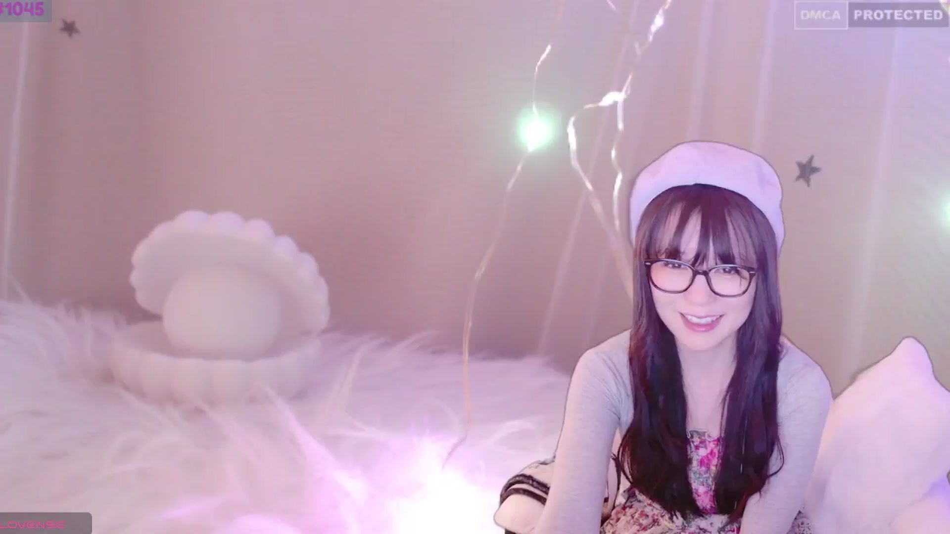 Gallery image thumbnail from meows's myfreecams stream on, 08/04/2024, 07:27 image 3 of 20
