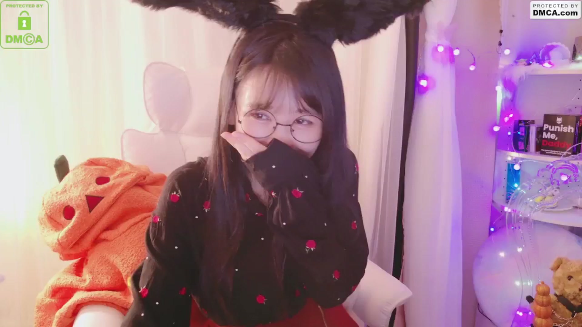 Gallery image thumbnail from meows's myfreecams stream on, 09/22/2024, 04:06 image 8 of 20