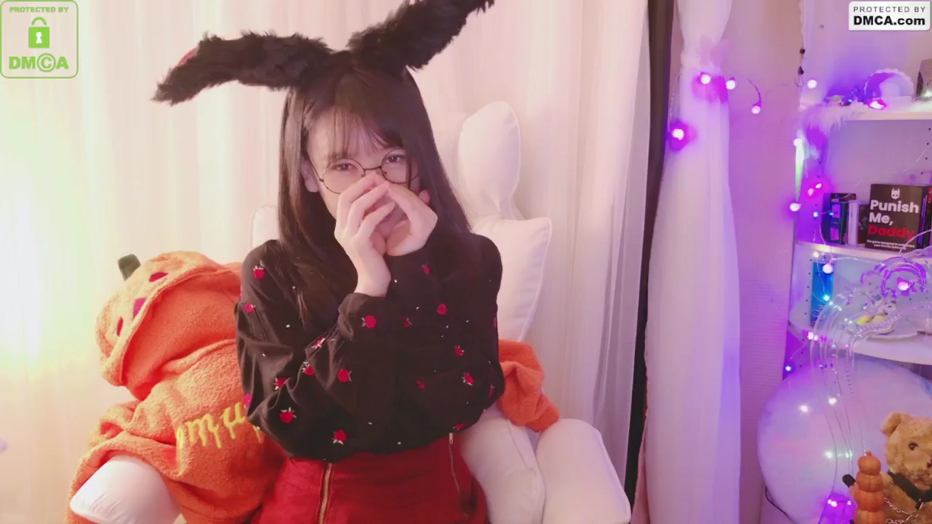 Gallery image thumbnail from meows's myfreecams stream on, 09/22/2024, 04:06 image 10 of 20