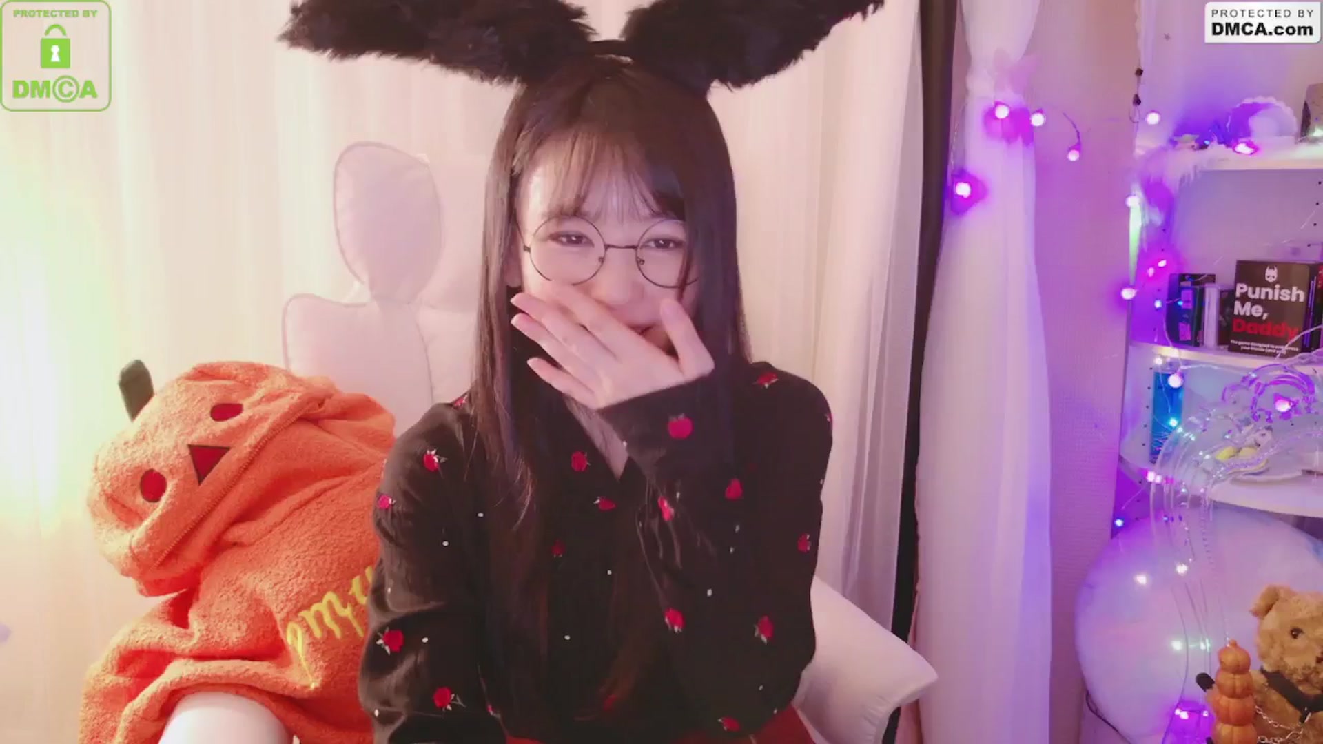 Gallery image thumbnail from meows's myfreecams stream on, 09/22/2024, 04:06 image 9 of 20
