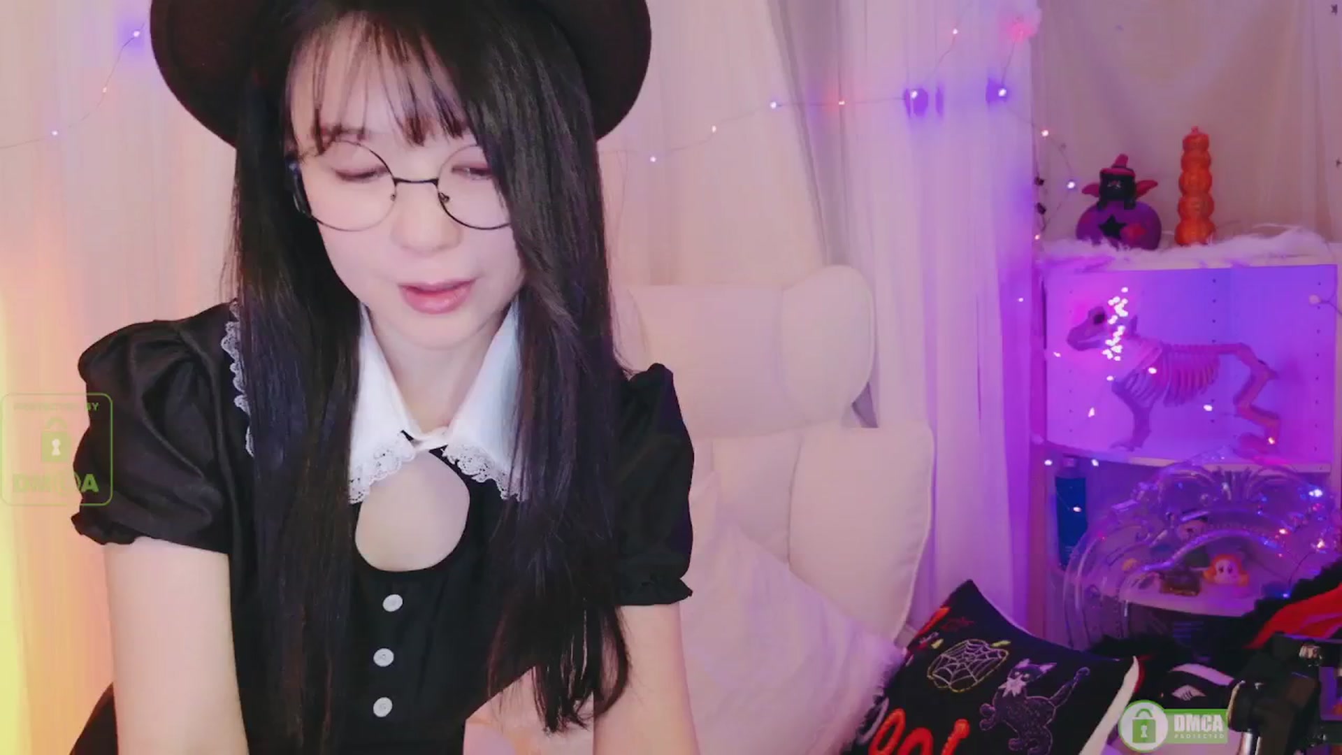 Gallery image thumbnail from meows's myfreecams stream on, 10/06/2024, 05:45 image 1 of 20