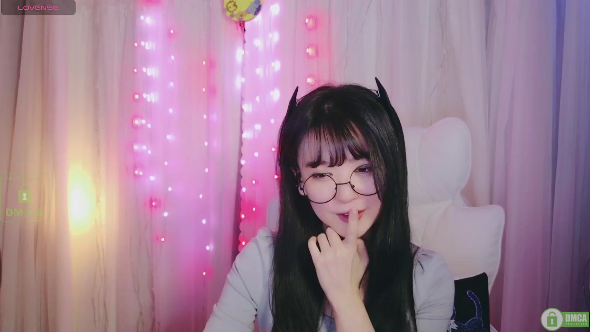 Gallery image thumbnail from meows's myfreecams stream on, 10/19/2024, 07:02 image 18 of 20