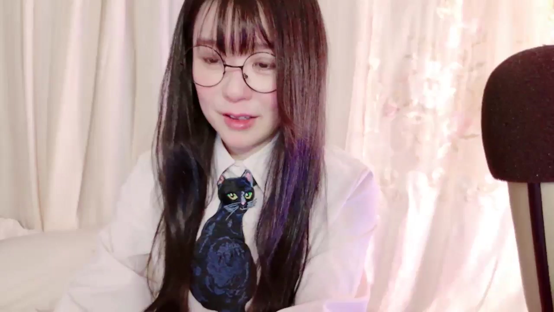 Gallery image thumbnail from meows's myfreecams stream on, 11/17/2024, 08:07 image 13 of 20