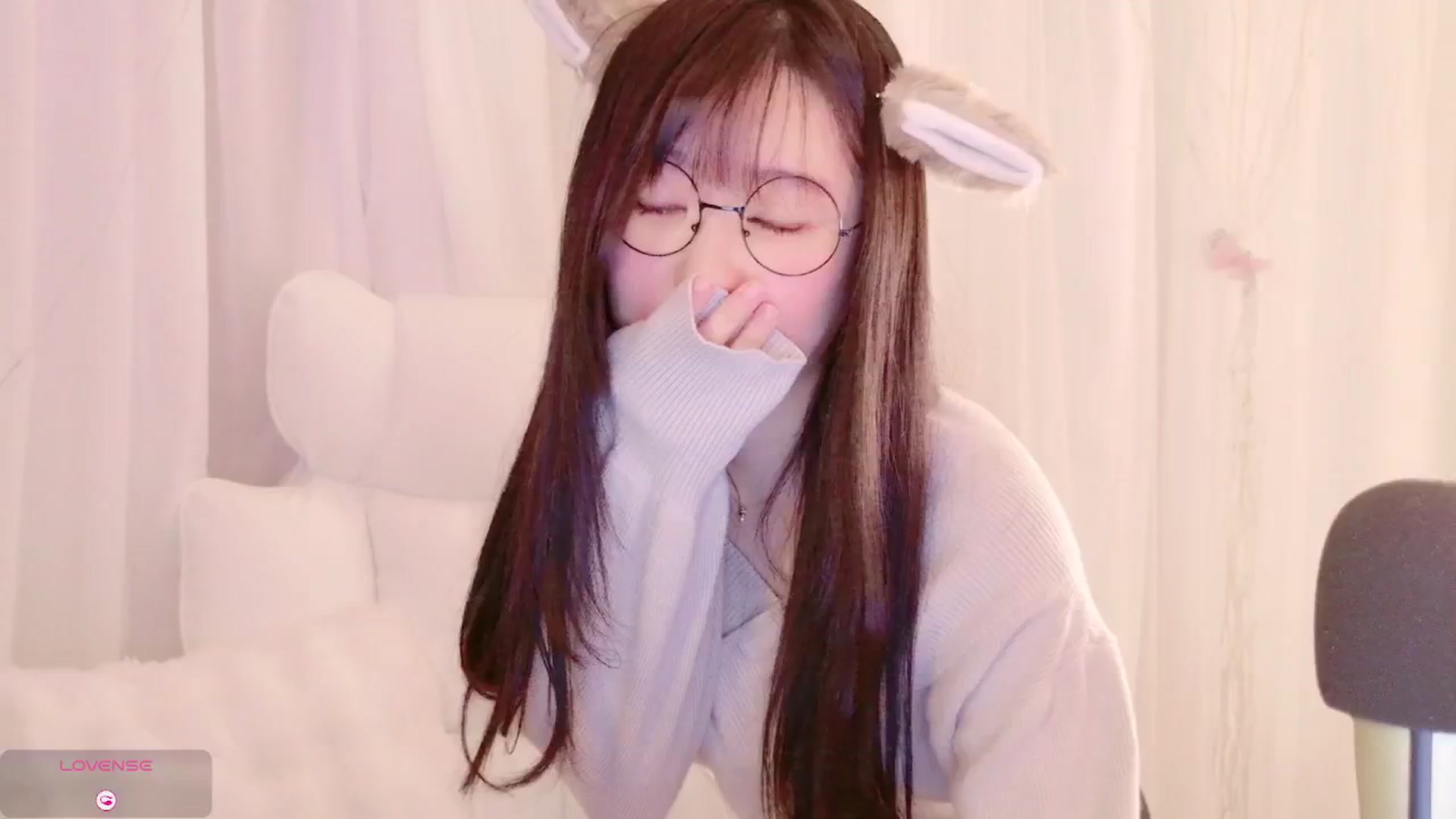 Gallery image thumbnail from meows's myfreecams stream on, 11/23/2024, 06:05 image 3 of 20