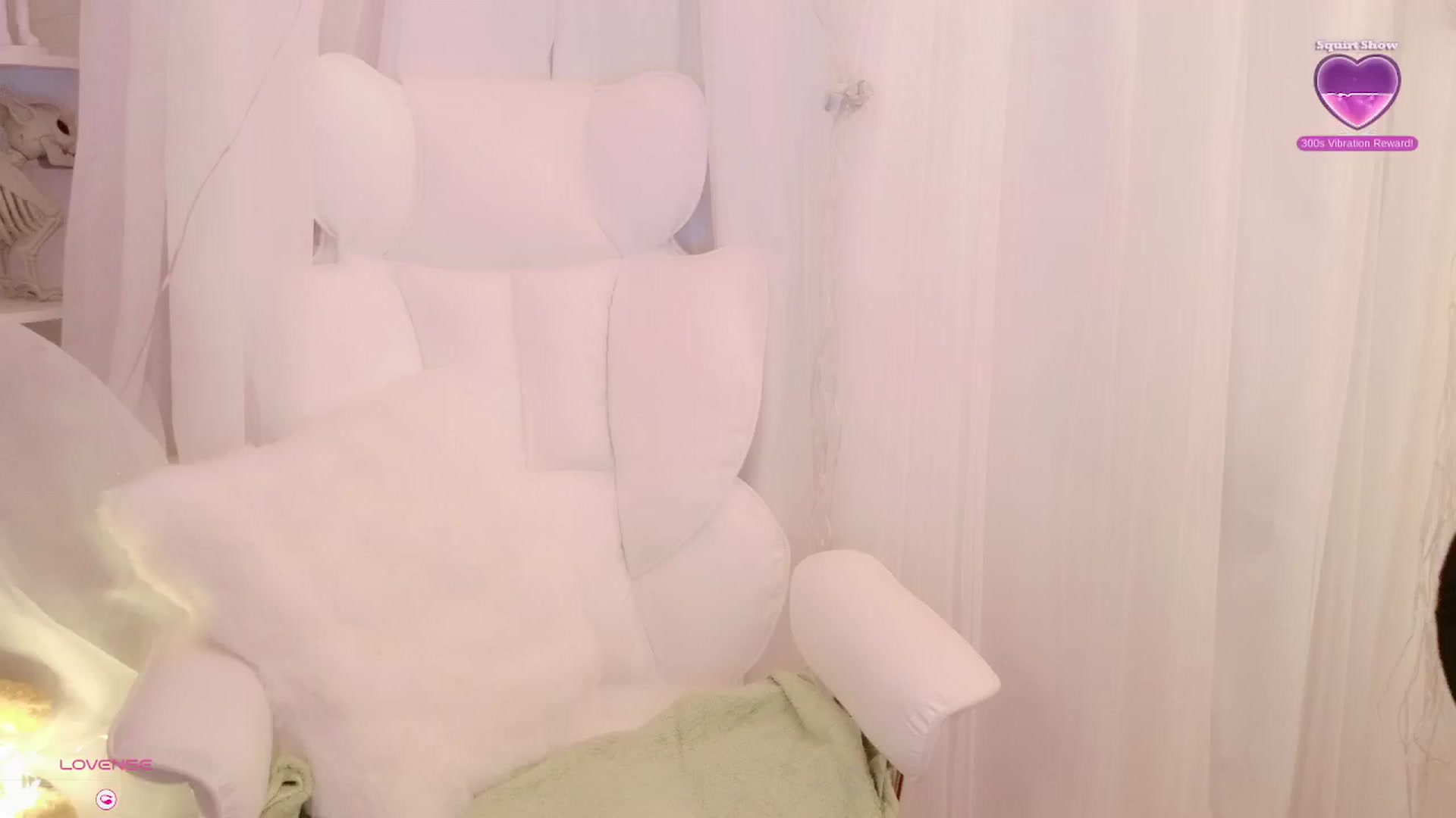 Gallery image thumbnail from meows's myfreecams stream on, 11/23/2024, 06:49 image 9 of 20