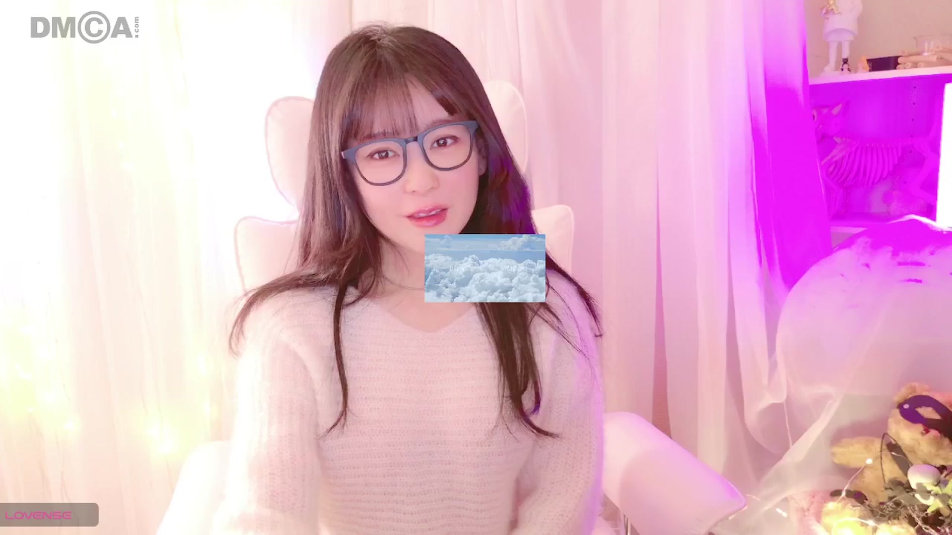 Gallery image thumbnail from meows's myfreecams stream on, 11/30/2024, 06:40 image 12 of 20