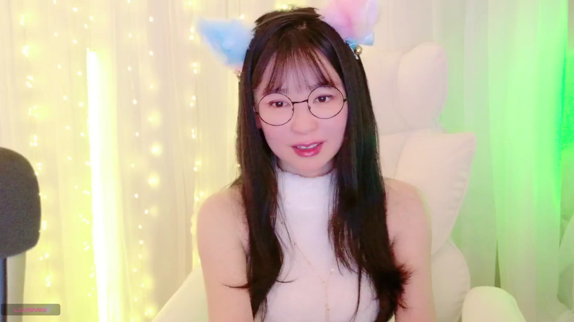 Gallery image thumbnail from meows's myfreecams stream on, 12/02/2024, 07:09 image 9 of 20