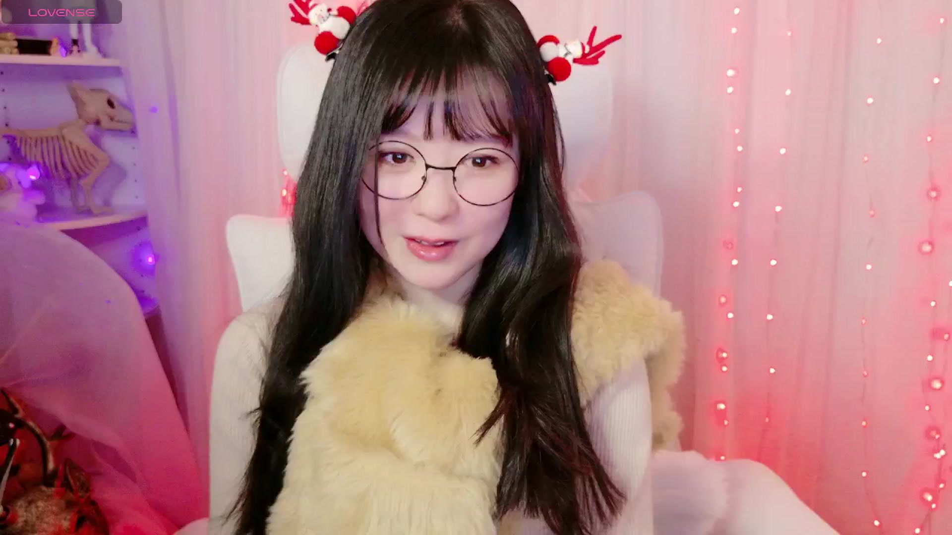 Gallery image thumbnail from meows's myfreecams stream on, 12/07/2024, 05:36 image 14 of 20