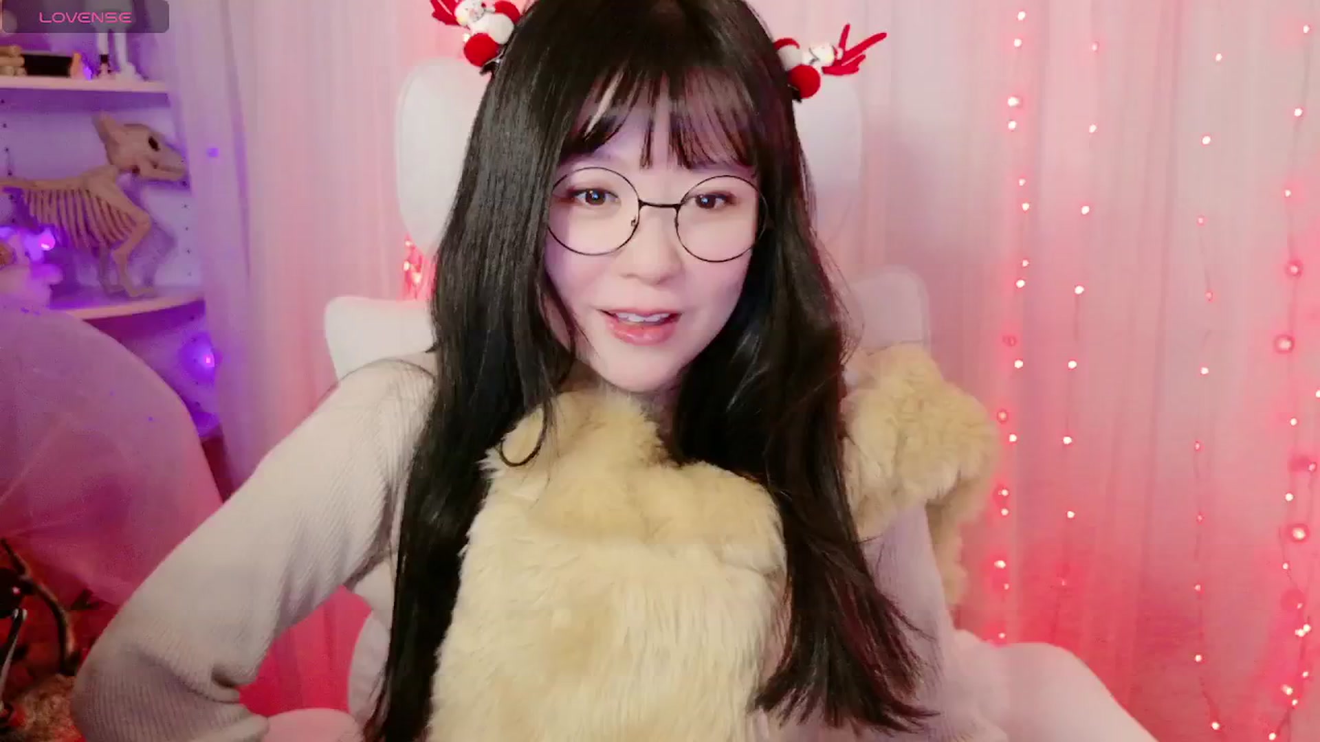 Gallery image thumbnail from meows's myfreecams stream on, 12/07/2024, 05:36 image 7 of 20