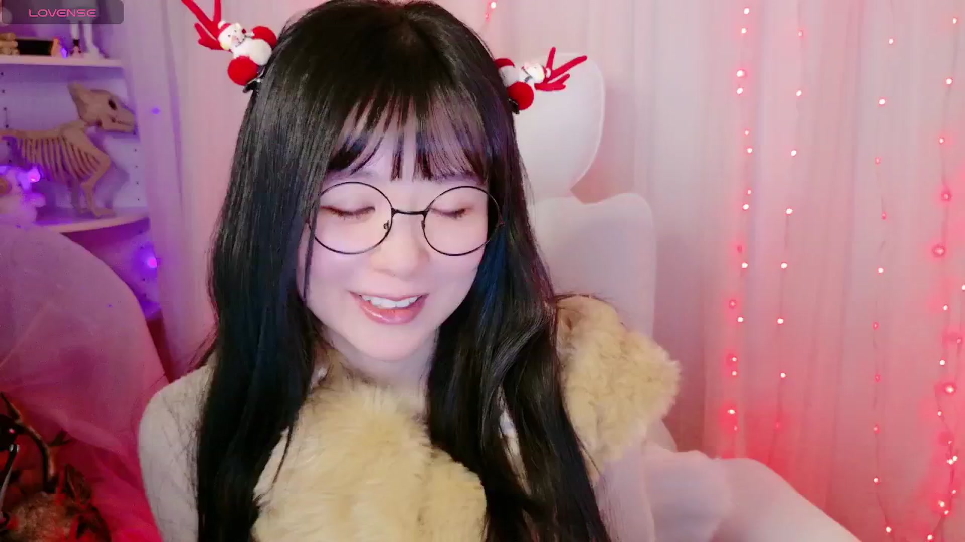 Gallery image thumbnail from meows's myfreecams stream on, 12/07/2024, 05:36 image 19 of 20