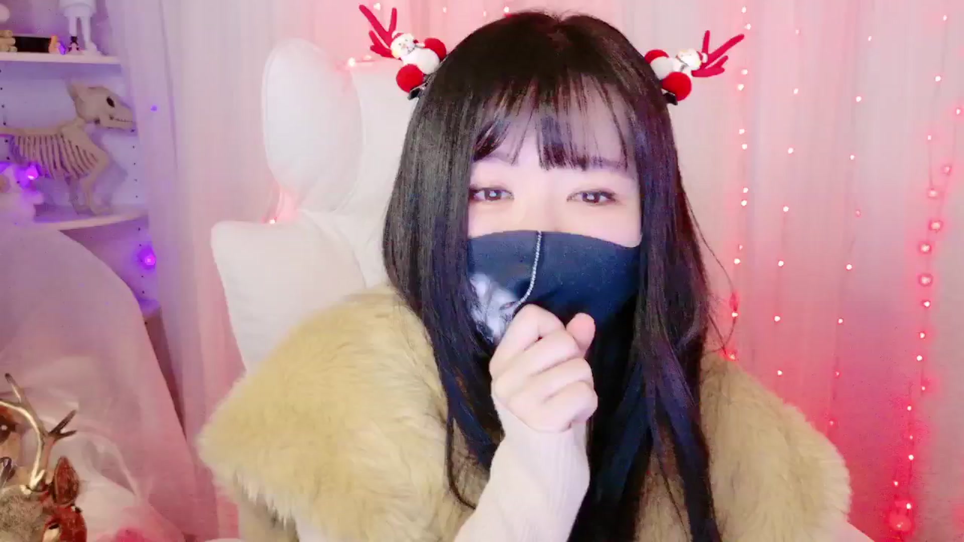 Gallery image thumbnail from meows's myfreecams stream on, 12/07/2024, 07:25 image 14 of 20