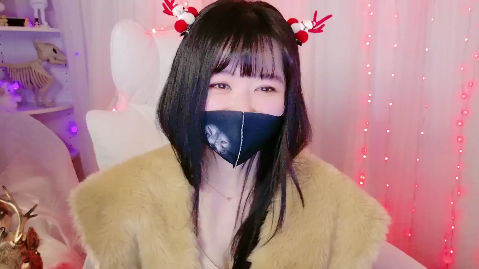 Gallery image thumbnail from meows's myfreecams stream on, 12/07/2024, 07:25 image 5 of 20