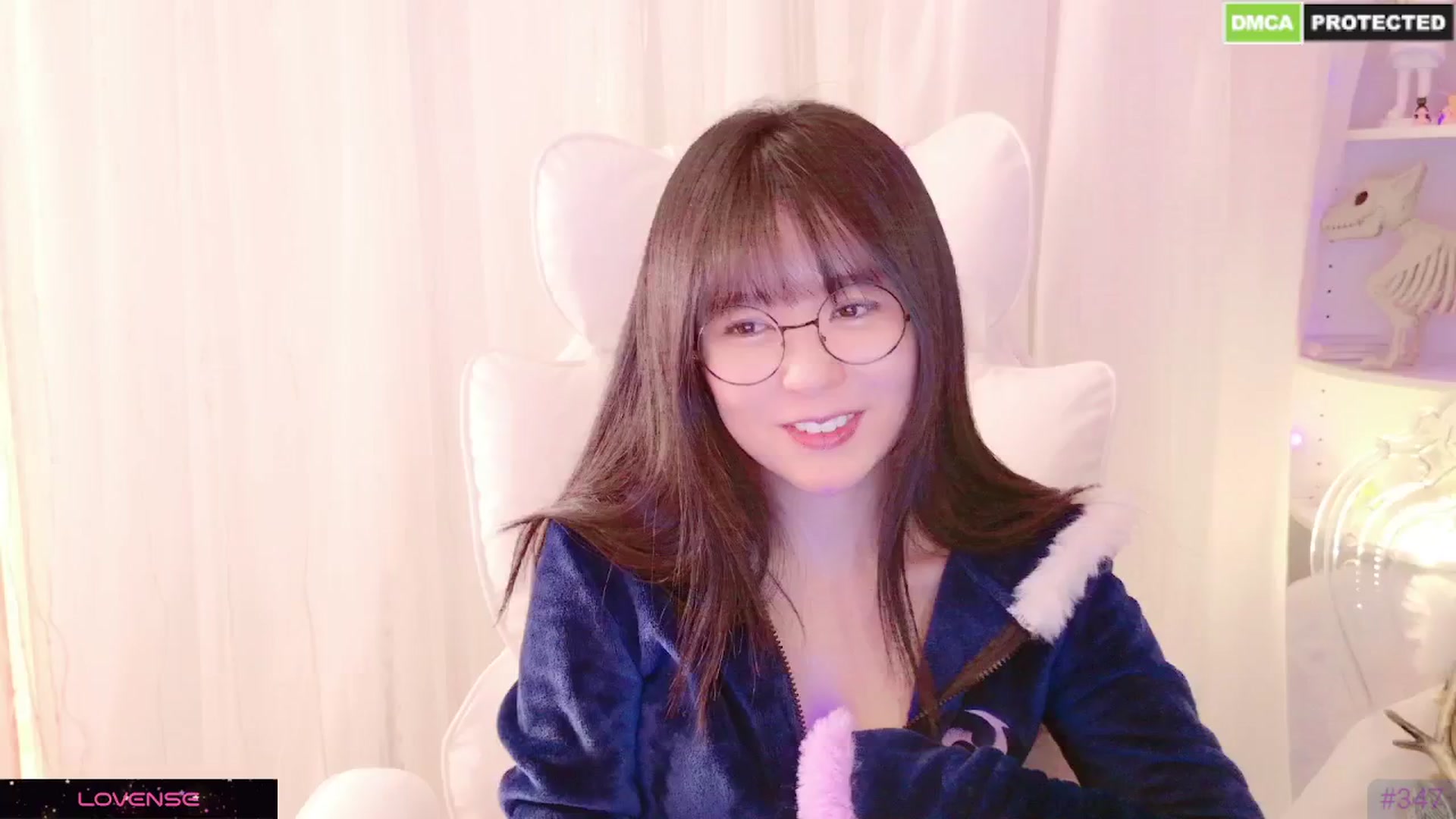 Gallery image thumbnail from meows's myfreecams stream on, 12/15/2024, 06:59 image 15 of 20