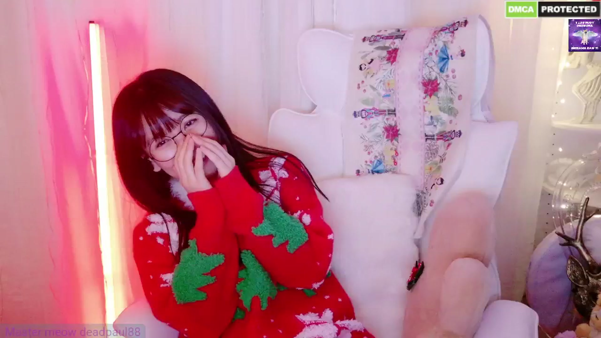 Gallery image thumbnail from meows's myfreecams stream on, 12/25/2024, 08:18 image 18 of 20
