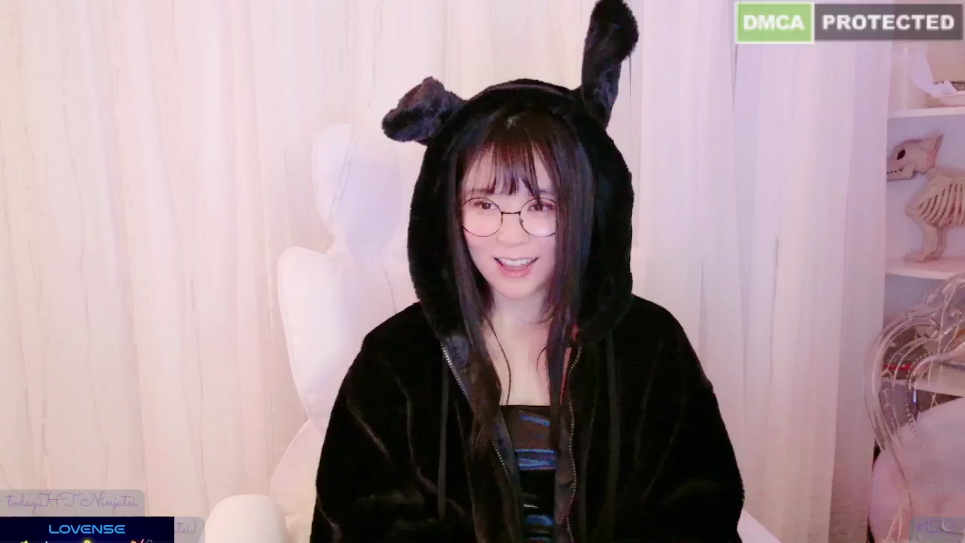Gallery image thumbnail from meows's myfreecams stream on, 01/11/2025, 07:00 image 13 of 20