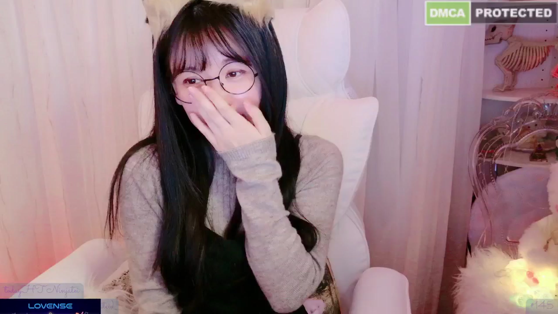Gallery image thumbnail from meows's myfreecams stream on, 01/11/2025, 07:00 image 7 of 20