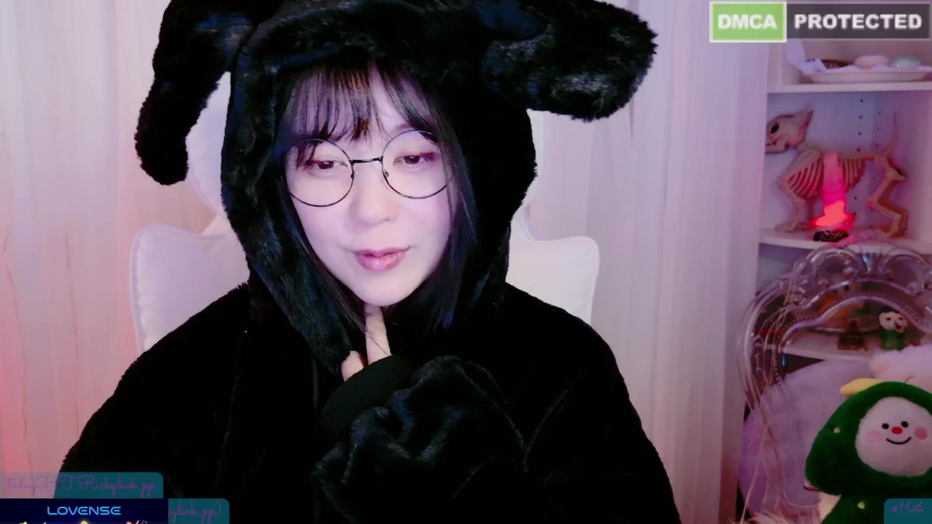 Gallery image thumbnail from meows's myfreecams stream on, 01/11/2025, 09:08 image 14 of 20