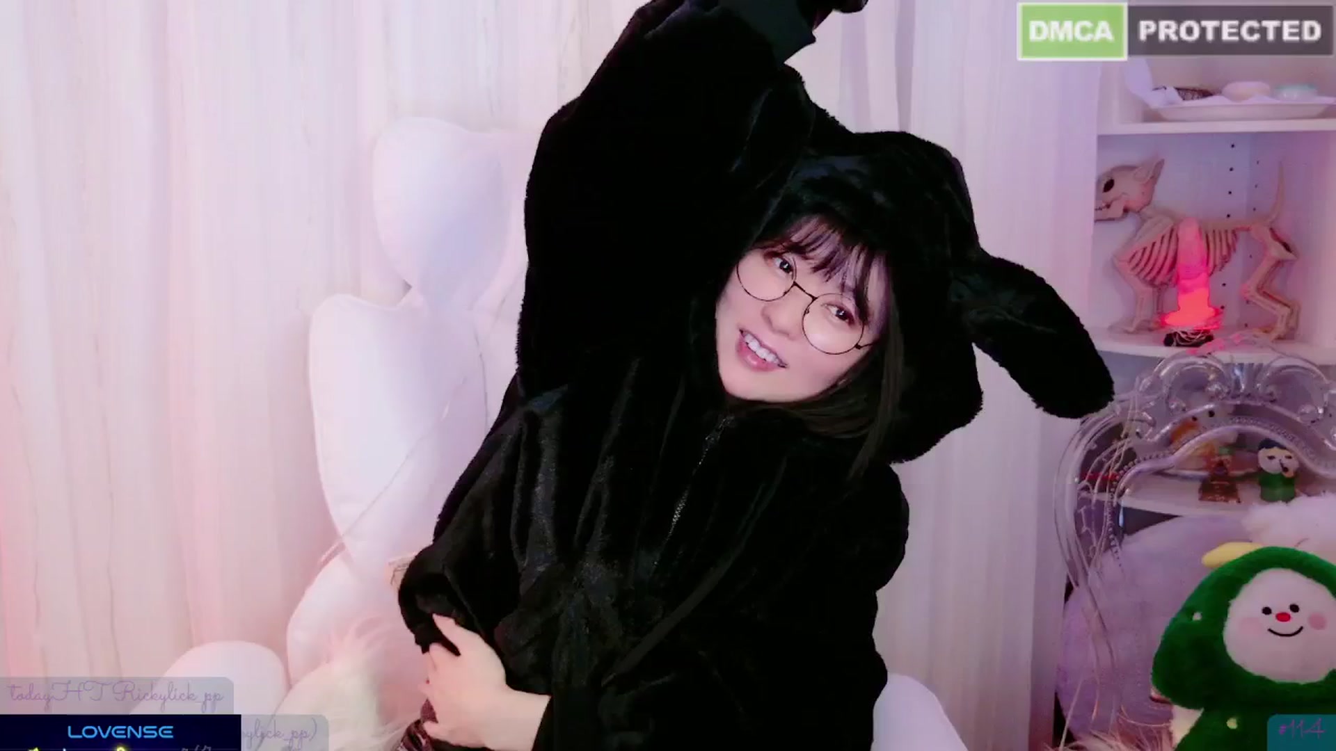 Gallery image thumbnail from meows's myfreecams stream on, 01/11/2025, 09:08 image 10 of 20