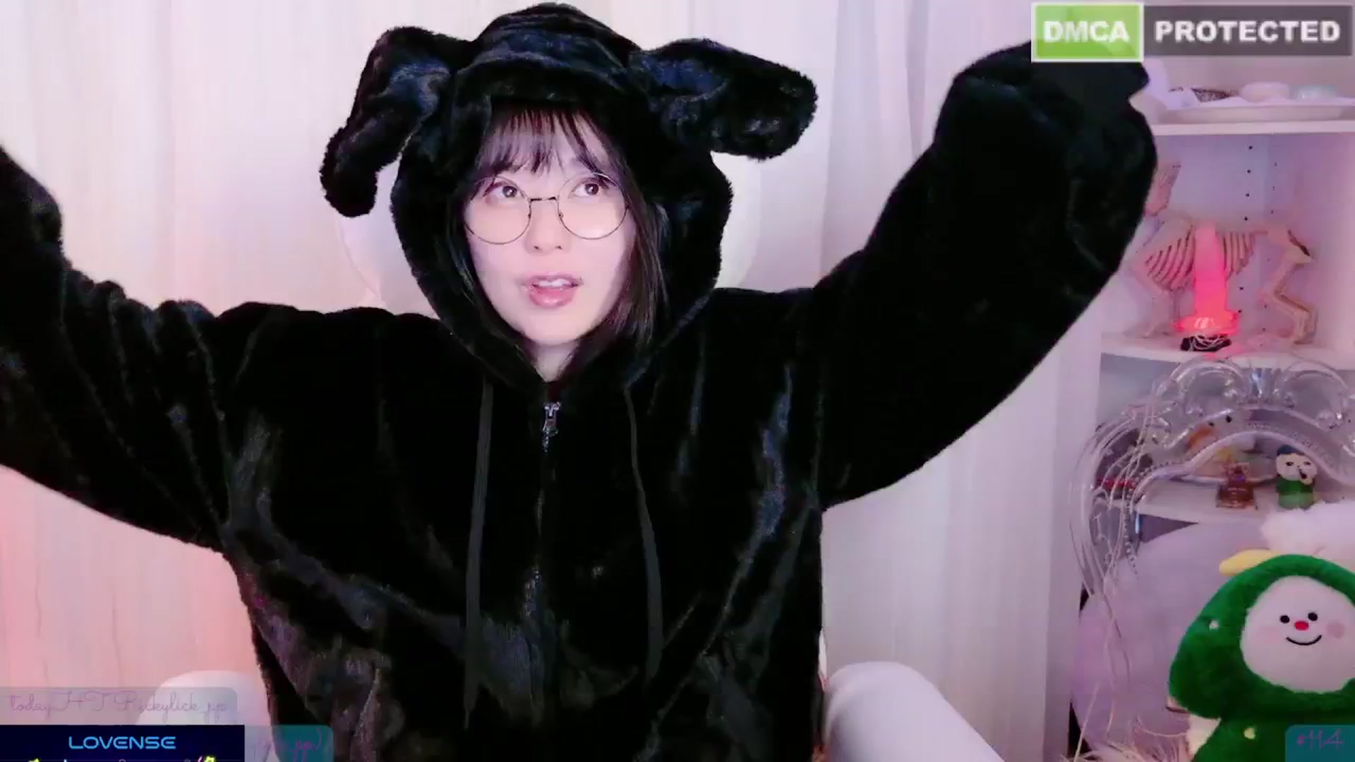 Gallery image thumbnail from meows's myfreecams stream on, 01/11/2025, 09:08 image 12 of 20