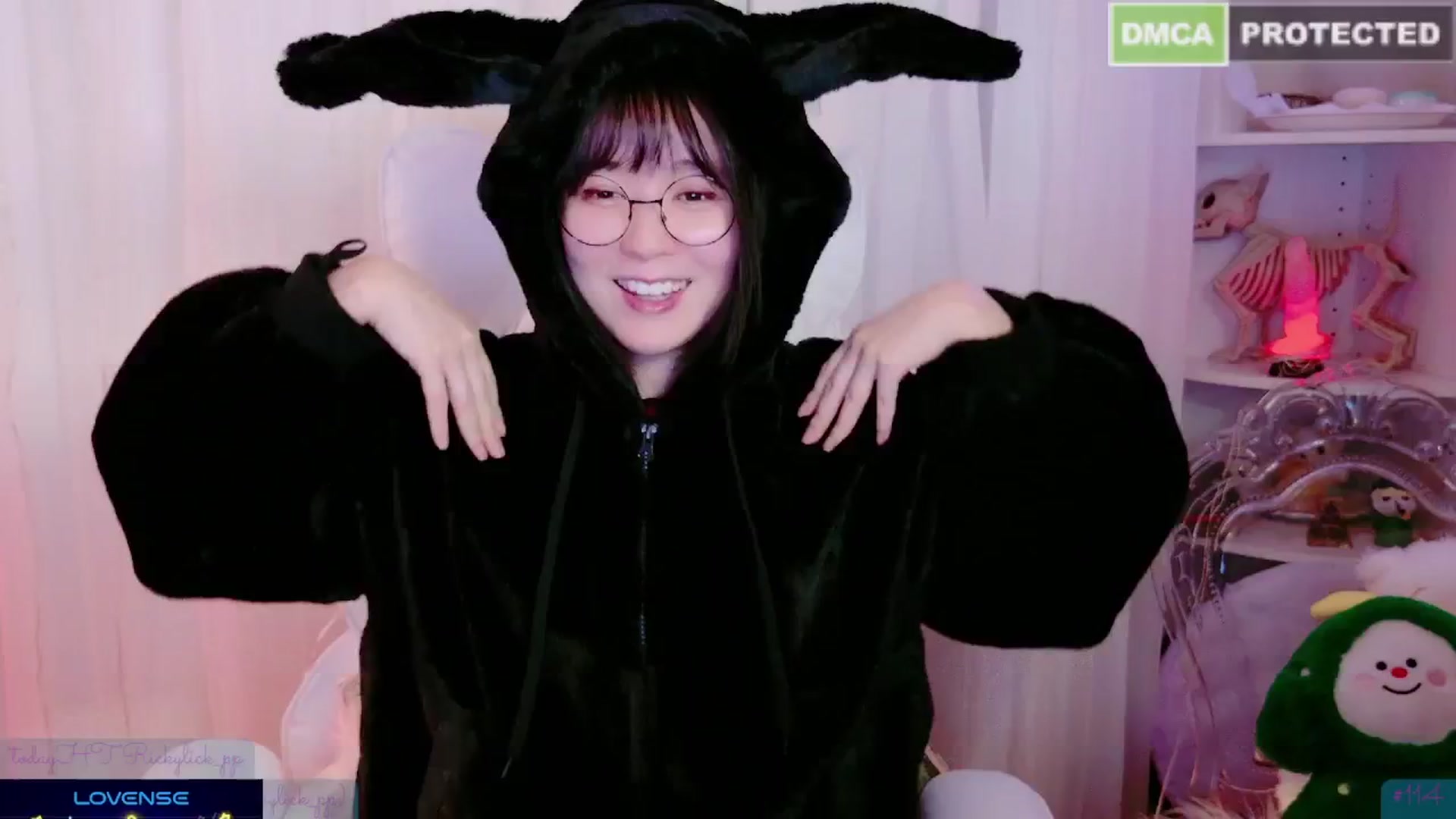 Gallery image thumbnail from meows's myfreecams stream on, 01/11/2025, 09:08 image 7 of 20