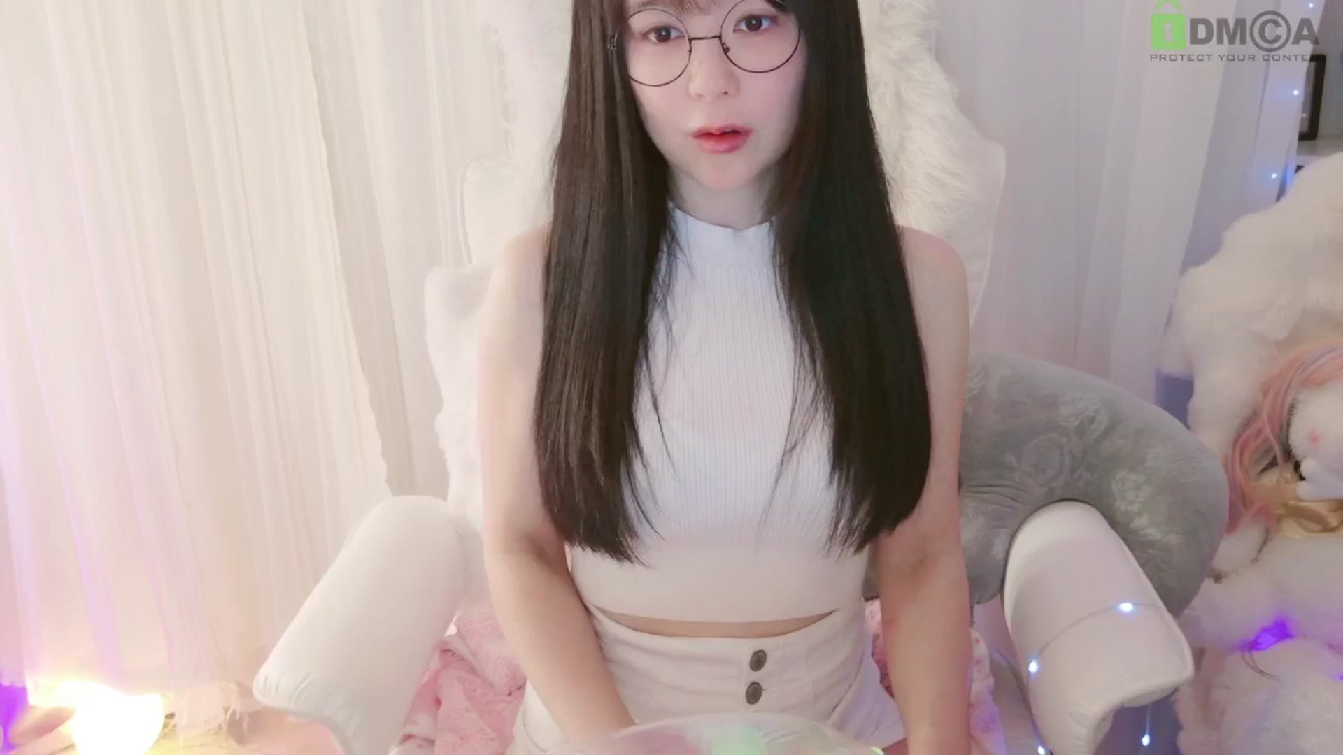 Gallery image thumbnail from meowtheworld's myfreecams stream on, 06/20/2025, 05:41 image 14 of 20