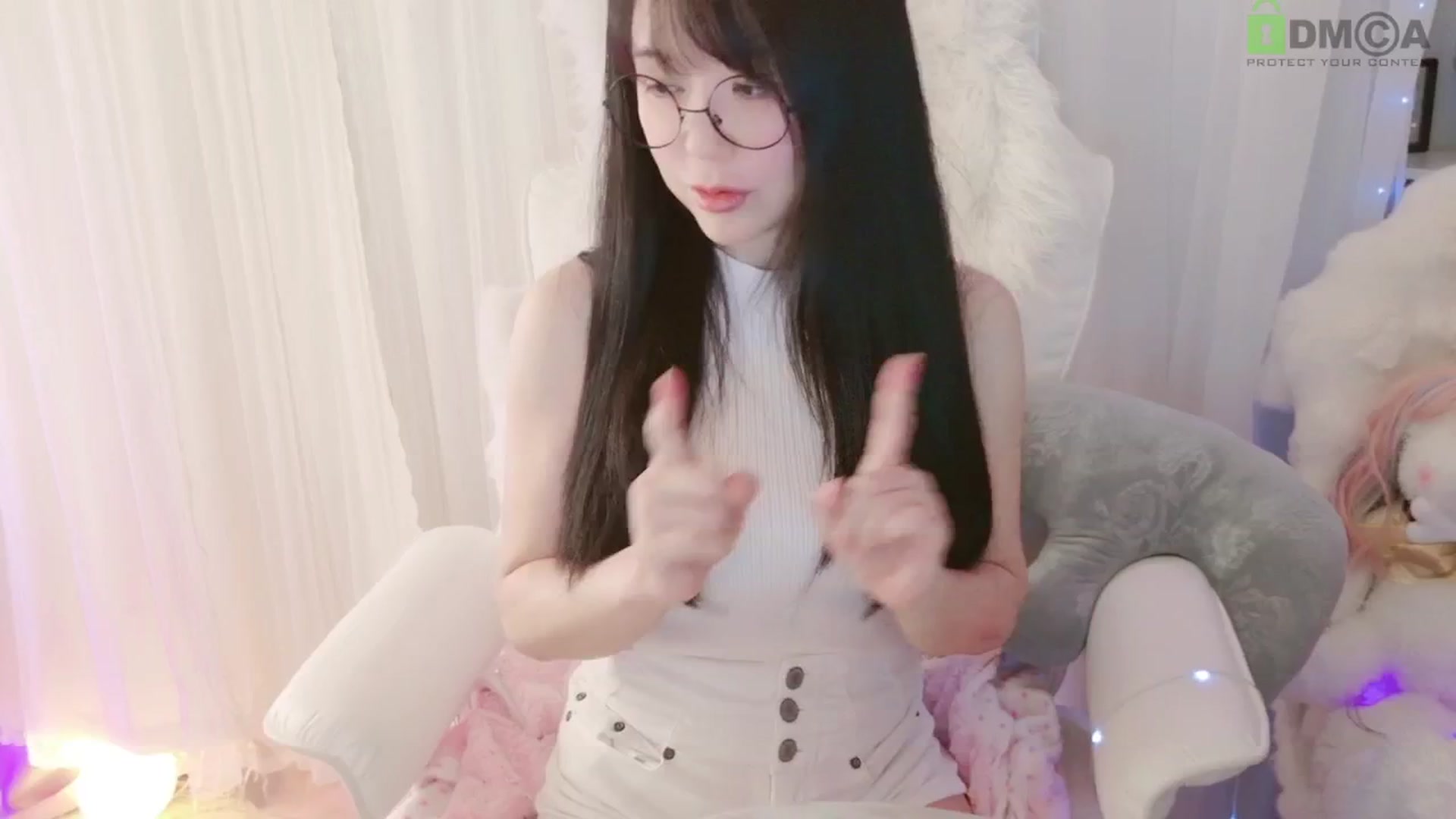Gallery image thumbnail from meowtheworld's myfreecams stream on, 06/20/2025, 05:41 image 17 of 20