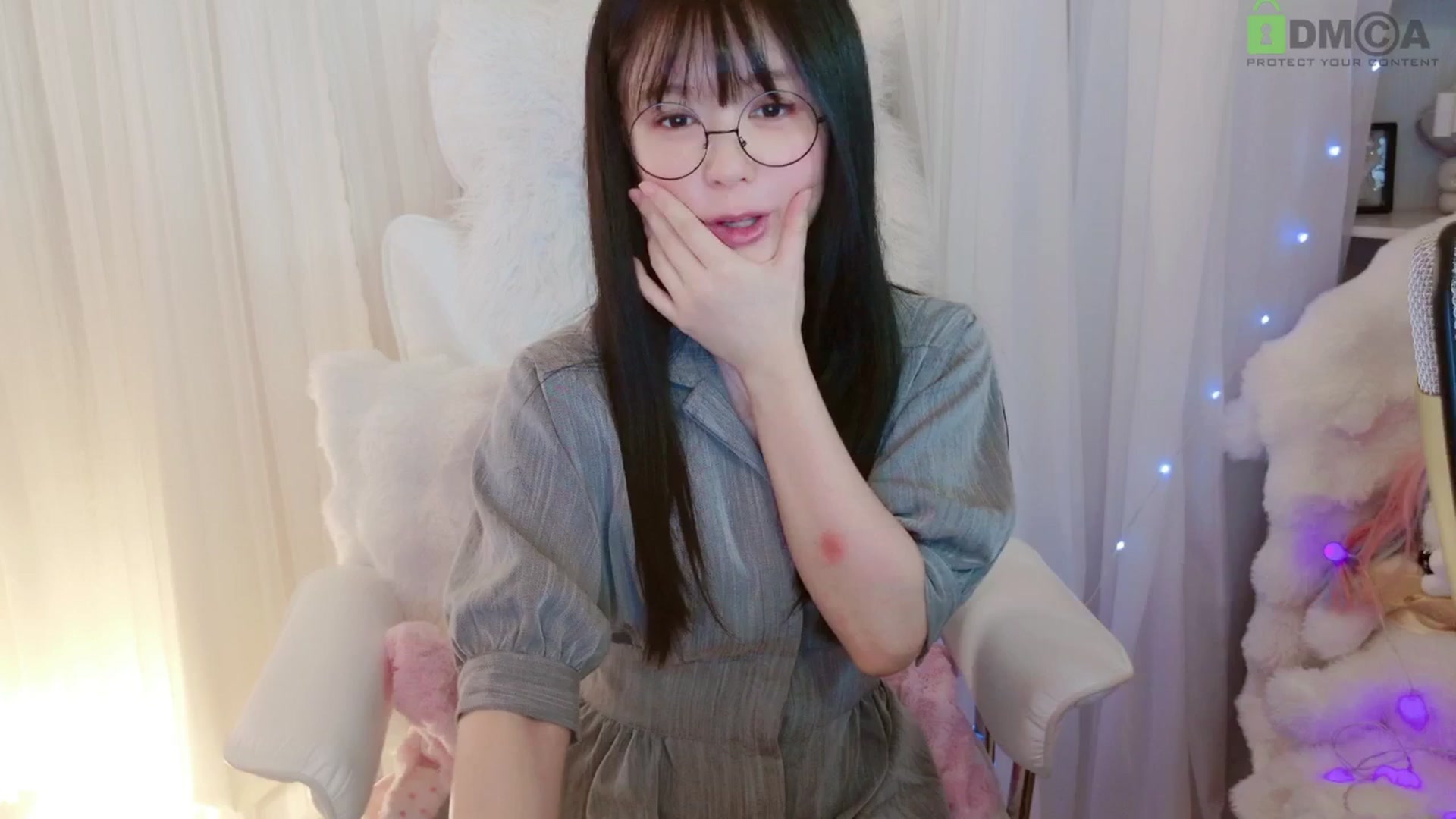 Gallery image thumbnail from meowtheworld's myfreecams stream on, 06/21/2025, 06:07 image 11 of 20