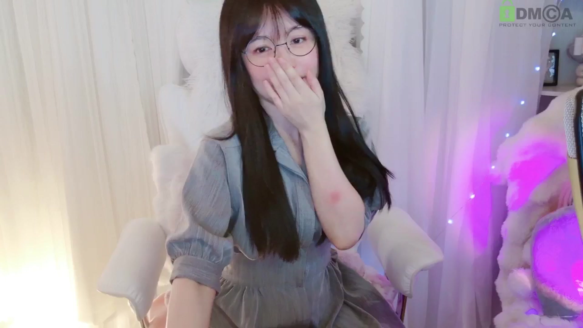 Gallery image thumbnail from meowtheworld's myfreecams stream on, 06/21/2025, 06:07 image 19 of 20