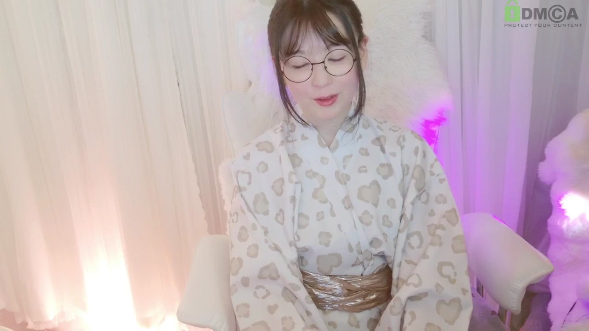 Gallery image thumbnail from meowtheworld's myfreecams stream on, 06/22/2025, 06:17 image 11 of 20