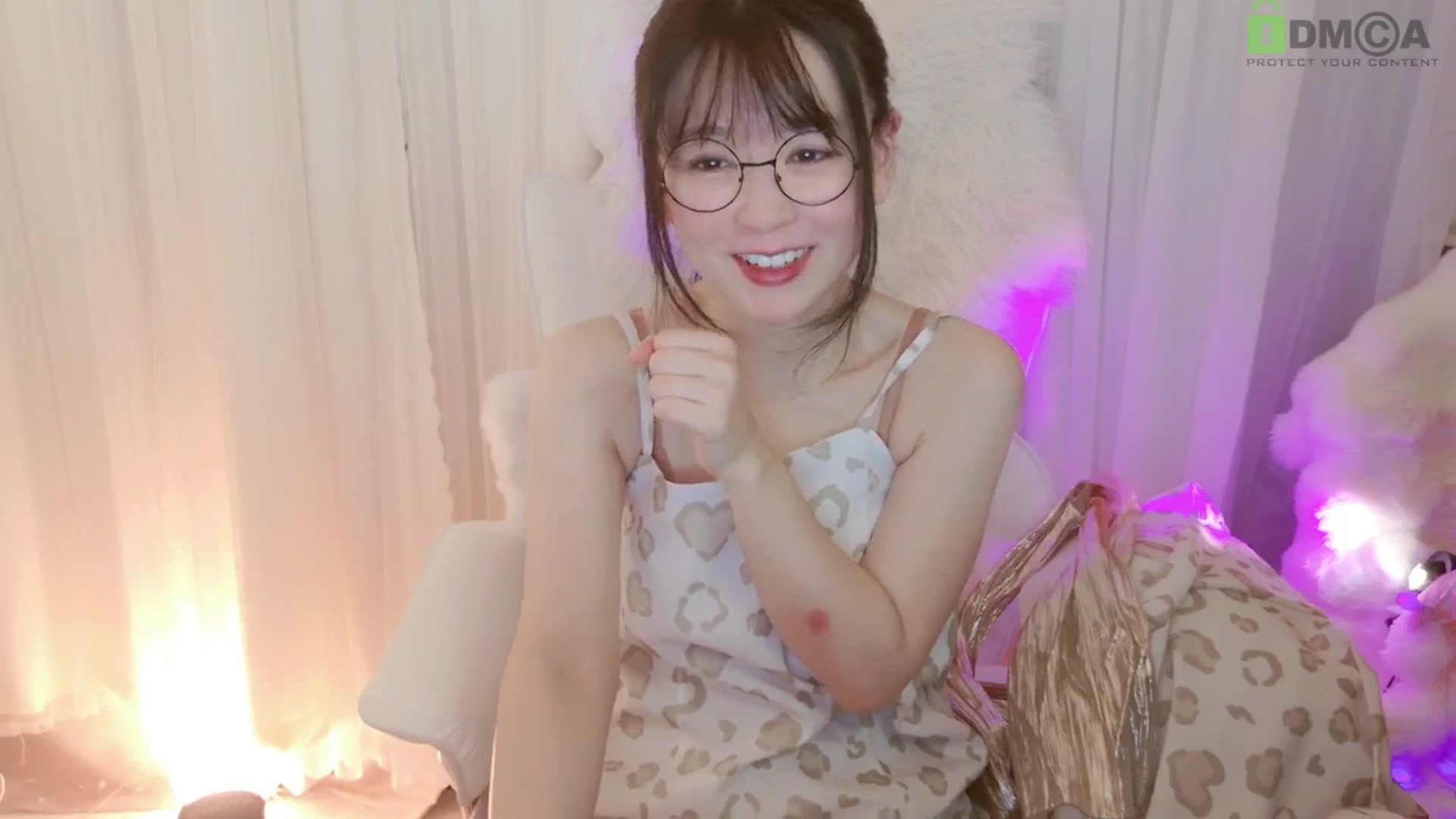 Gallery image thumbnail from meowtheworld's myfreecams stream on, 06/22/2025, 06:17 image 14 of 20