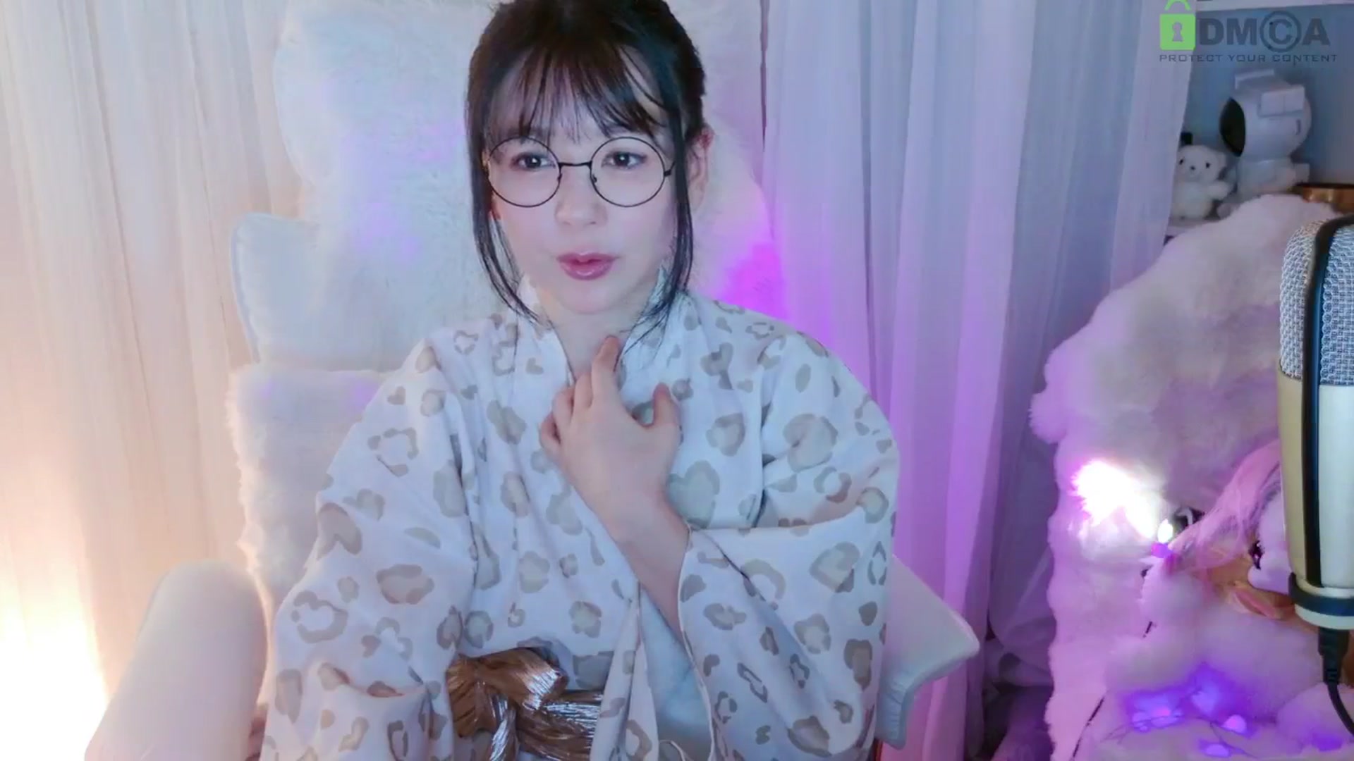Gallery image thumbnail from meowtheworld's myfreecams stream on, 06/22/2025, 06:17 image 6 of 20