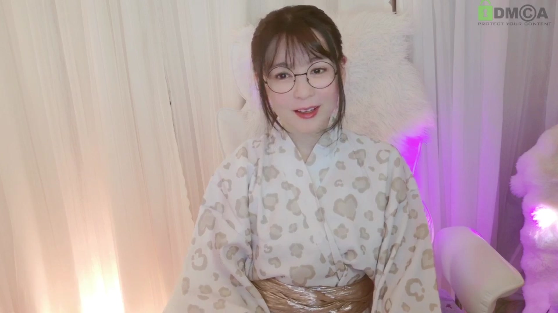 Gallery image thumbnail from meowtheworld's myfreecams stream on, 06/22/2025, 06:17 image 10 of 20