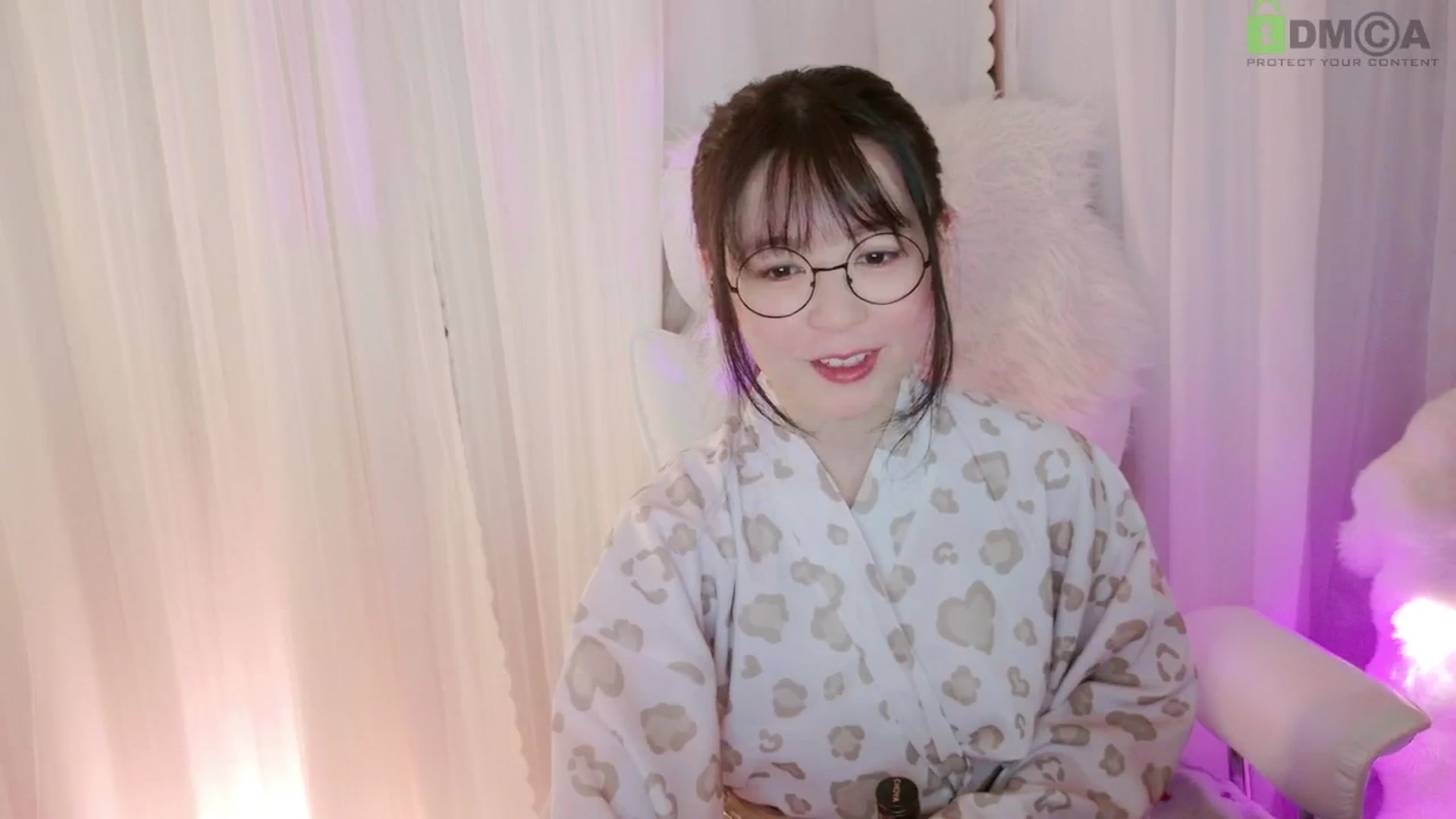 Gallery image thumbnail from meowtheworld's myfreecams stream on, 06/22/2025, 06:17 image 9 of 20