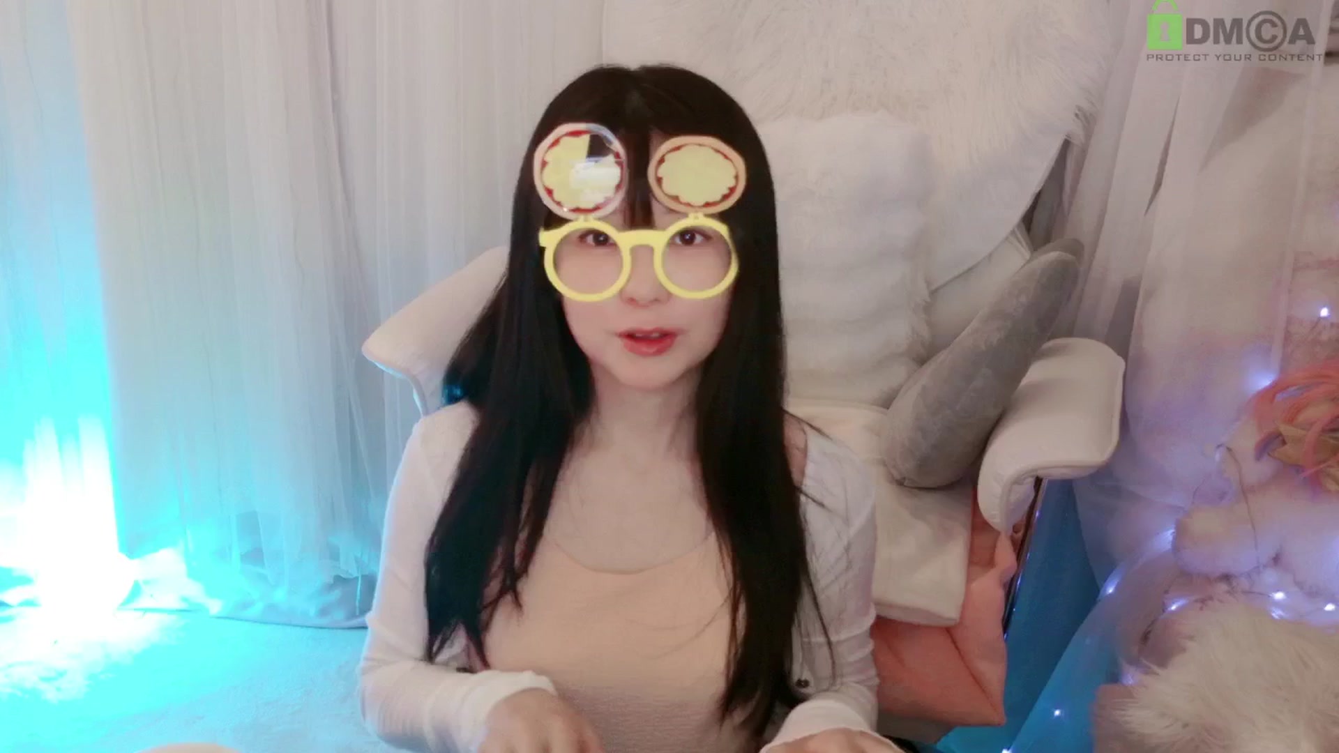 Gallery image thumbnail from meowtheworld's myfreecams stream on, 06/26/2025, 05:30 image 8 of 20