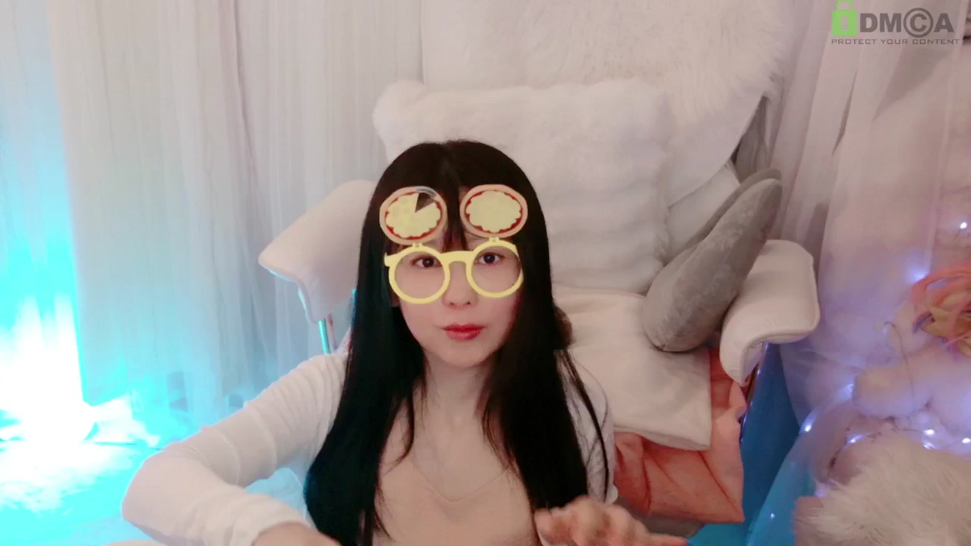 Gallery image thumbnail from meowtheworld's myfreecams stream on, 06/26/2025, 05:30 image 4 of 20