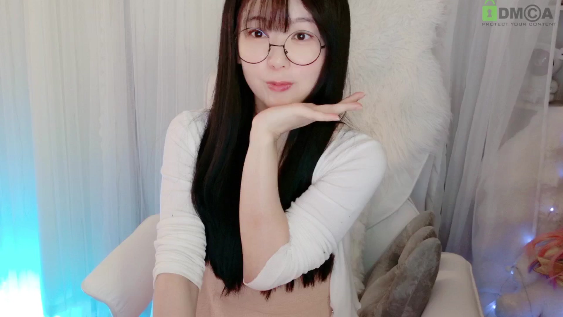 Gallery image thumbnail from meowtheworld's myfreecams stream on, 06/26/2025, 06:40 image 13 of 20