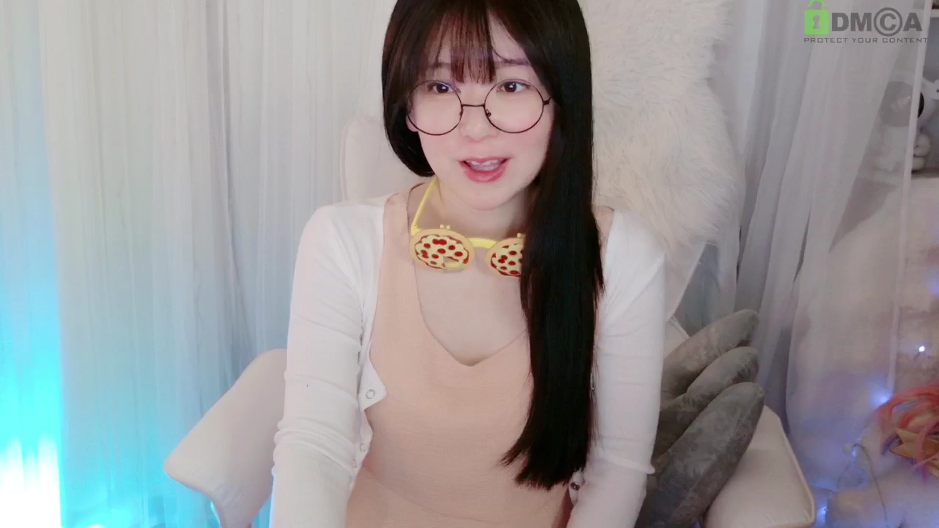 Gallery image thumbnail from meowtheworld's myfreecams stream on, 06/26/2025, 06:40 image 1 of 20