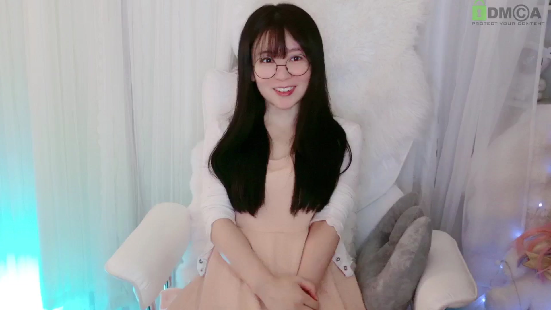 Gallery image thumbnail from meowtheworld's myfreecams stream on, 06/26/2025, 06:40 image 15 of 20