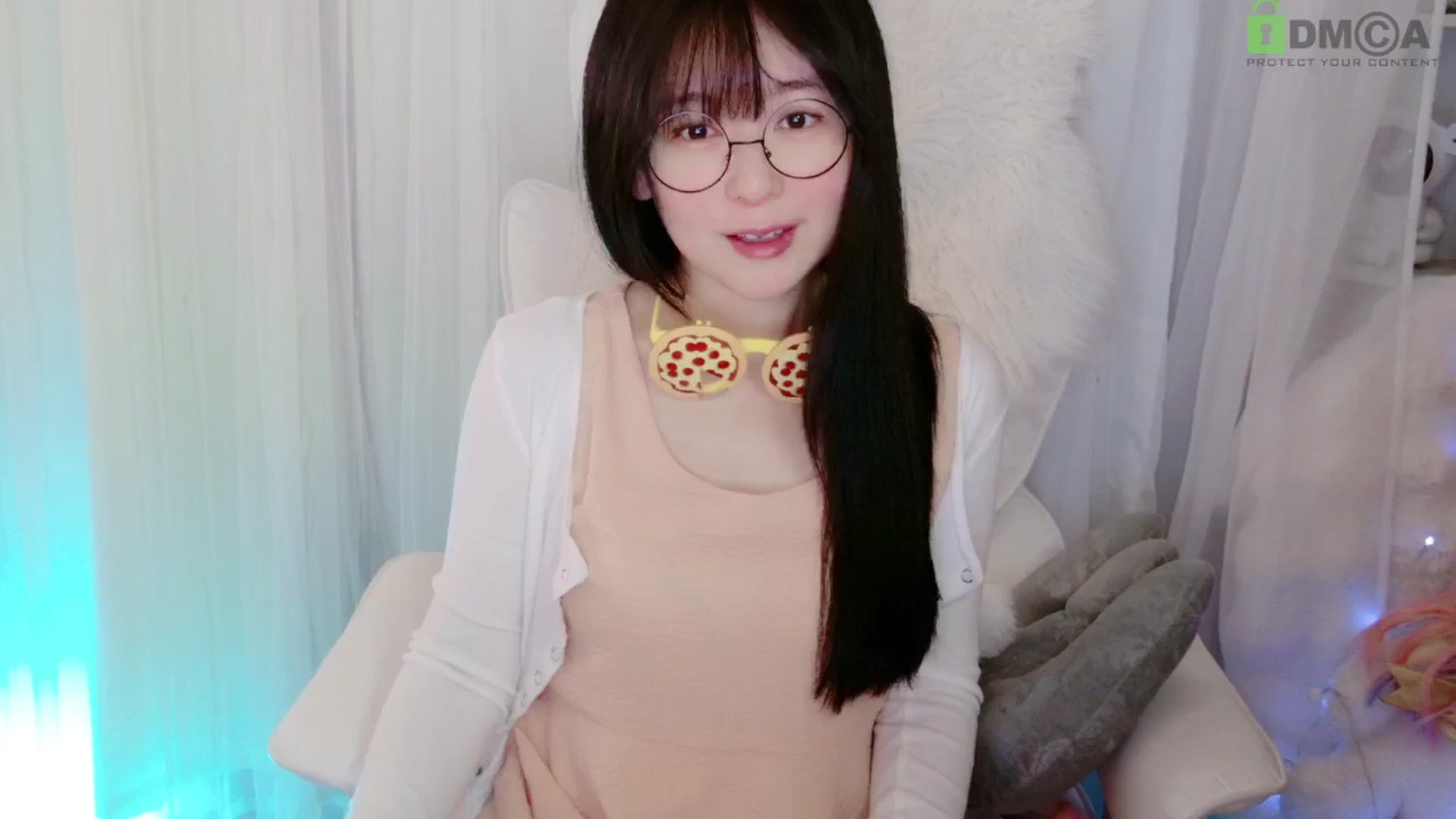 Gallery image thumbnail from meowtheworld's myfreecams stream on, 06/26/2025, 06:40 image 3 of 20