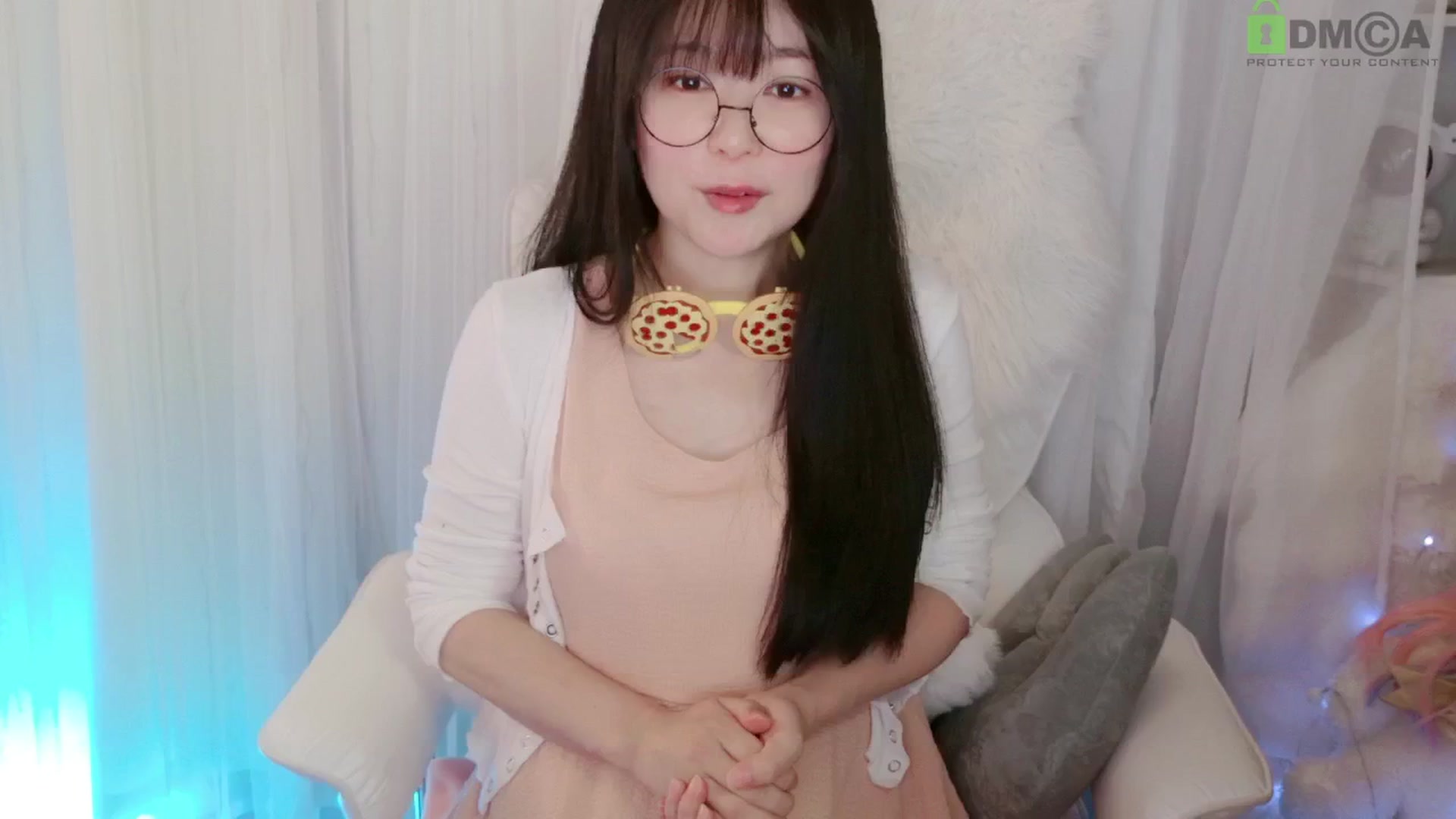Gallery image thumbnail from meowtheworld's myfreecams stream on, 06/26/2025, 06:40 image 7 of 20
