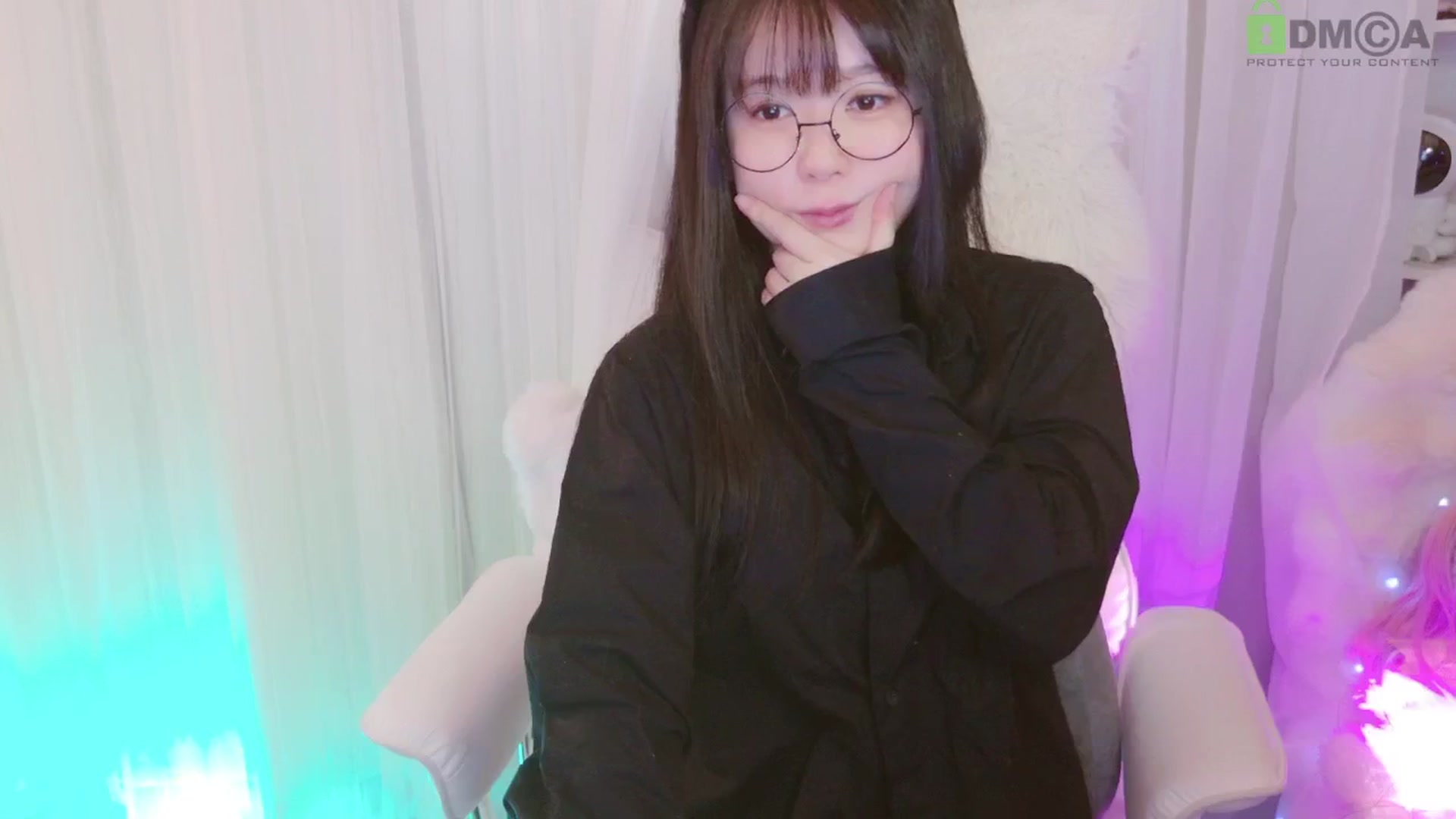 Gallery image thumbnail from meowtheworld's myfreecams stream on, 06/28/2025, 06:18 image 5 of 20