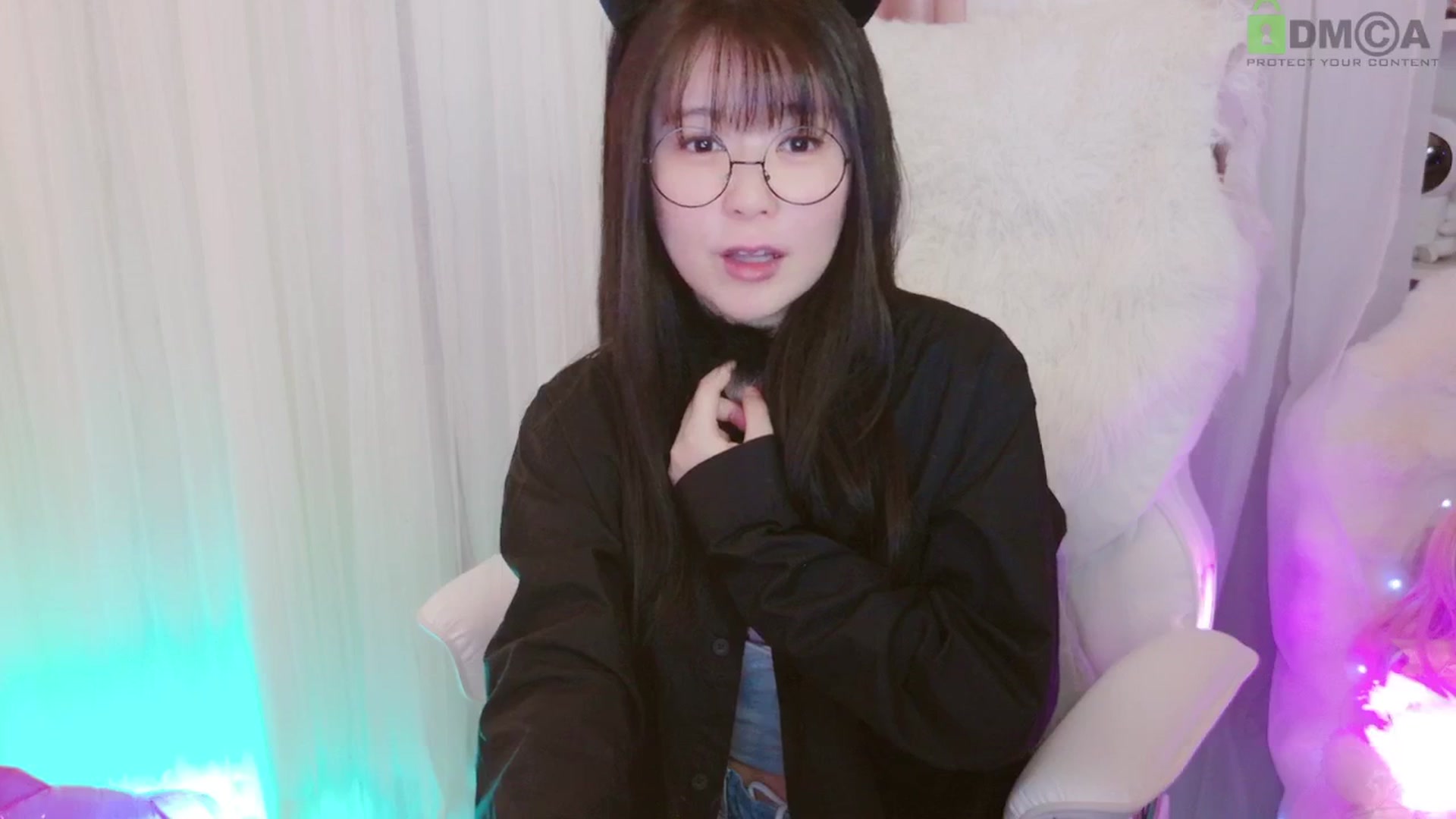 Gallery image thumbnail from meowtheworld's myfreecams stream on, 06/28/2025, 06:18 image 11 of 20