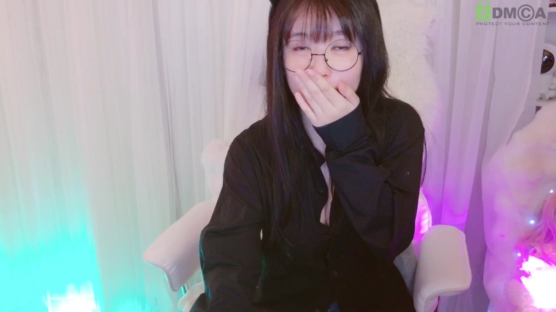 Gallery image thumbnail from meowtheworld's myfreecams stream on, 06/28/2025, 06:18 image 6 of 20
