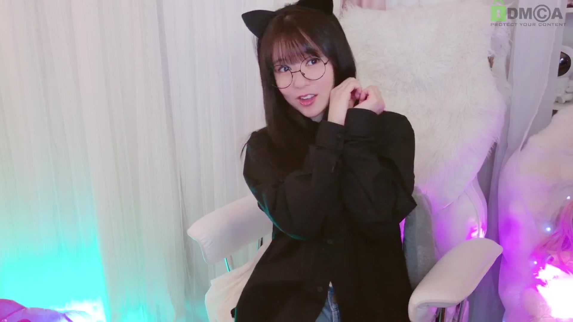 Gallery image thumbnail from meowtheworld's myfreecams stream on, 06/28/2025, 06:18 image 17 of 20