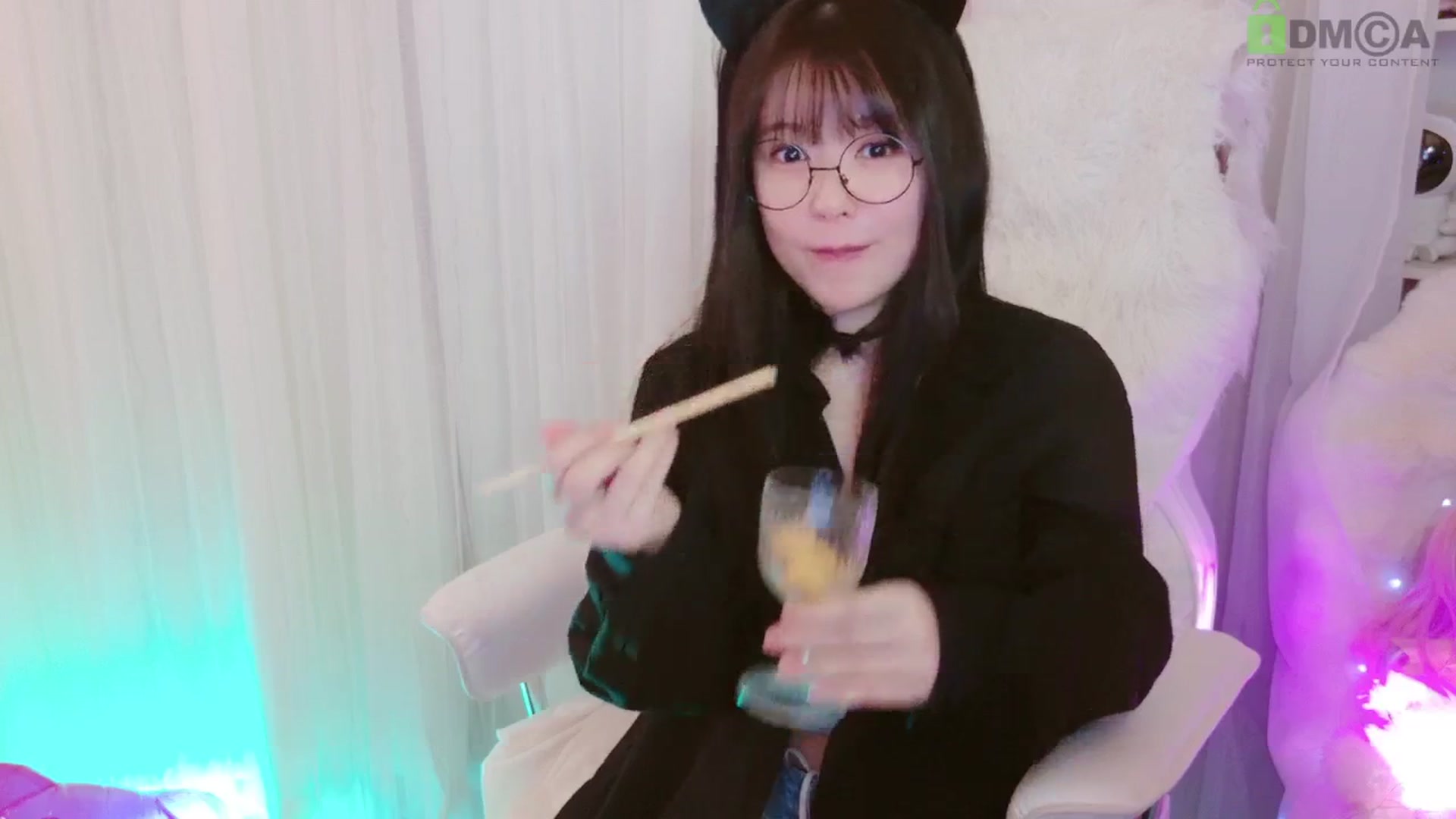 Gallery image thumbnail from meowtheworld's myfreecams stream on, 06/28/2025, 06:18 image 13 of 20