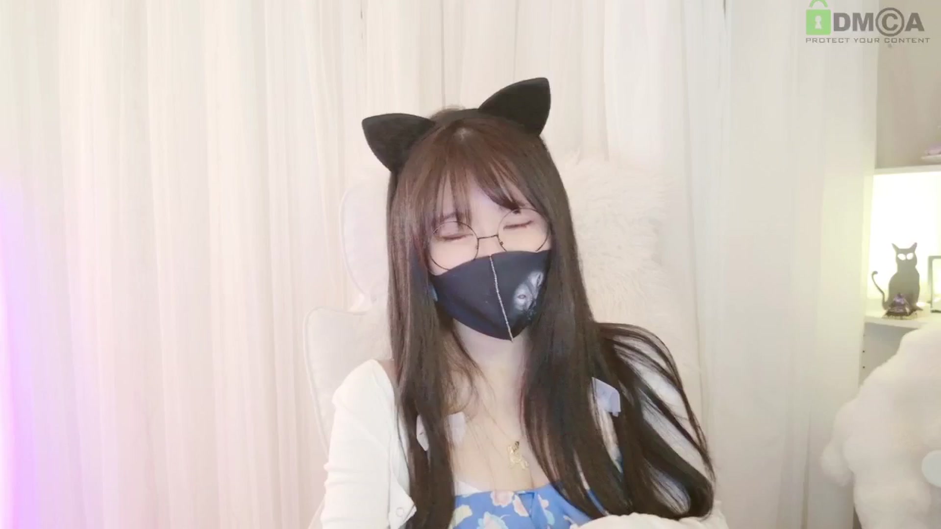 Gallery image thumbnail from meowtheworld's myfreecams stream on, 07/05/2025, 06:00 image 17 of 20